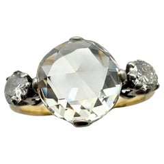 Verlobungsring aus Platin und 18 Karat viktorianischem Dreistein-Diamant