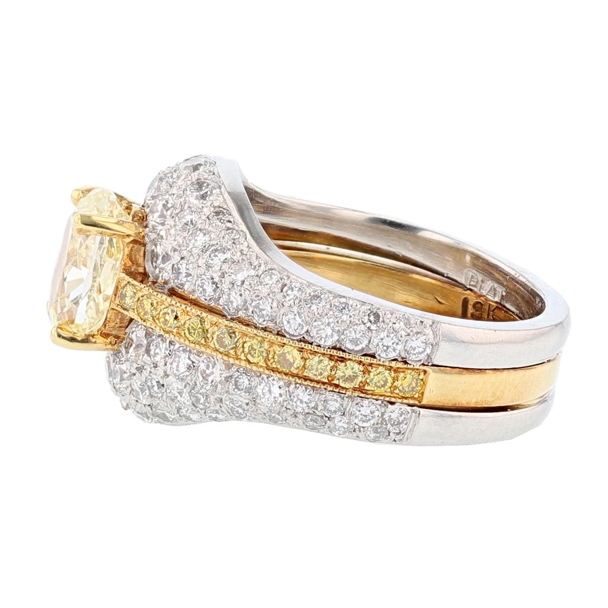 Platin und 18 Karat Gold 1,51 Karat zertifizierter hellgelber Fancy-Diamantring (Ovalschliff) im Angebot