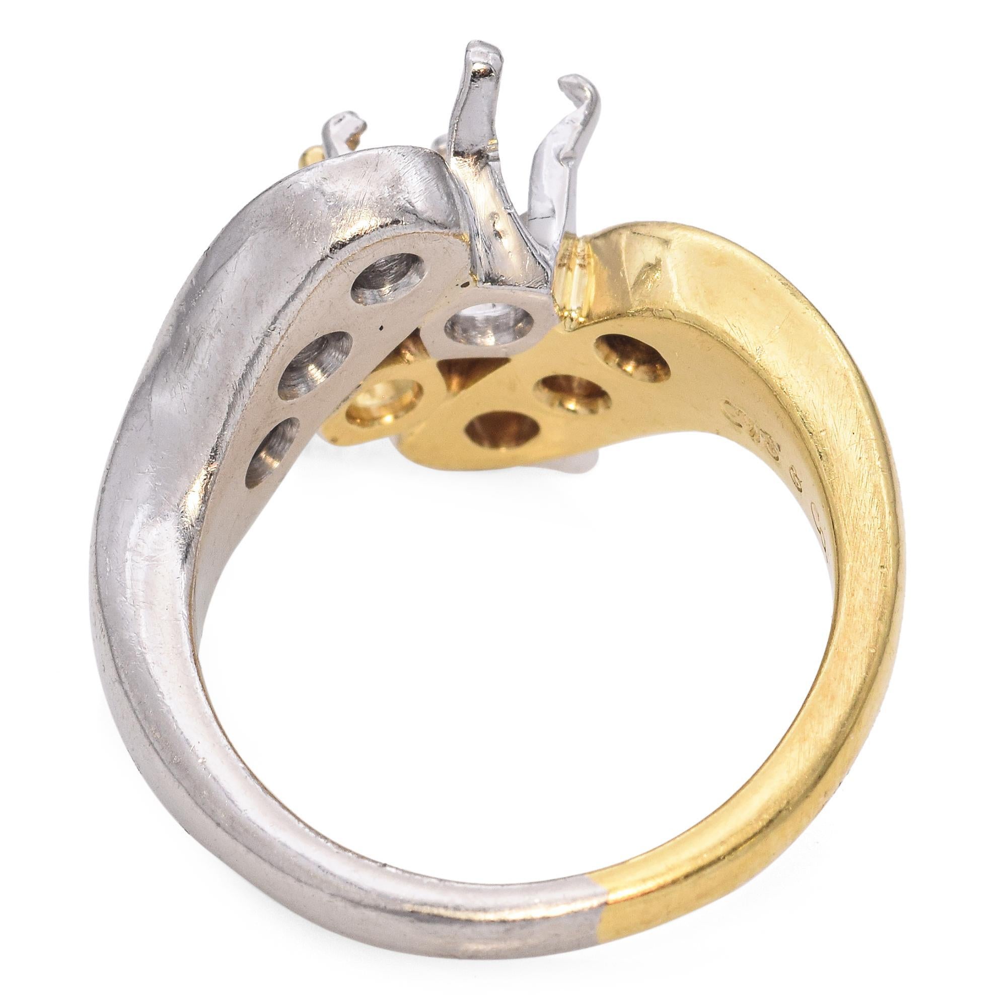 Bague de fiançailles en platine et or jaune 18k avec diamant en demi-monture en vente 2