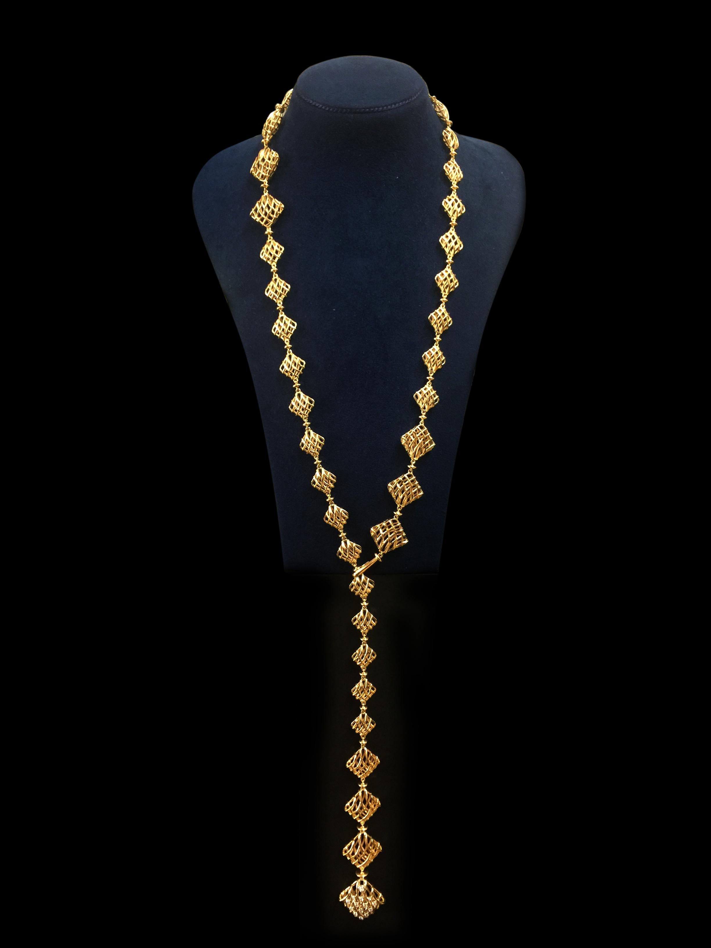 Platinum and 18K Yellow Gold Diamond  Woven Cushion Chain Necklace In New Condition For Sale In New York, NY
