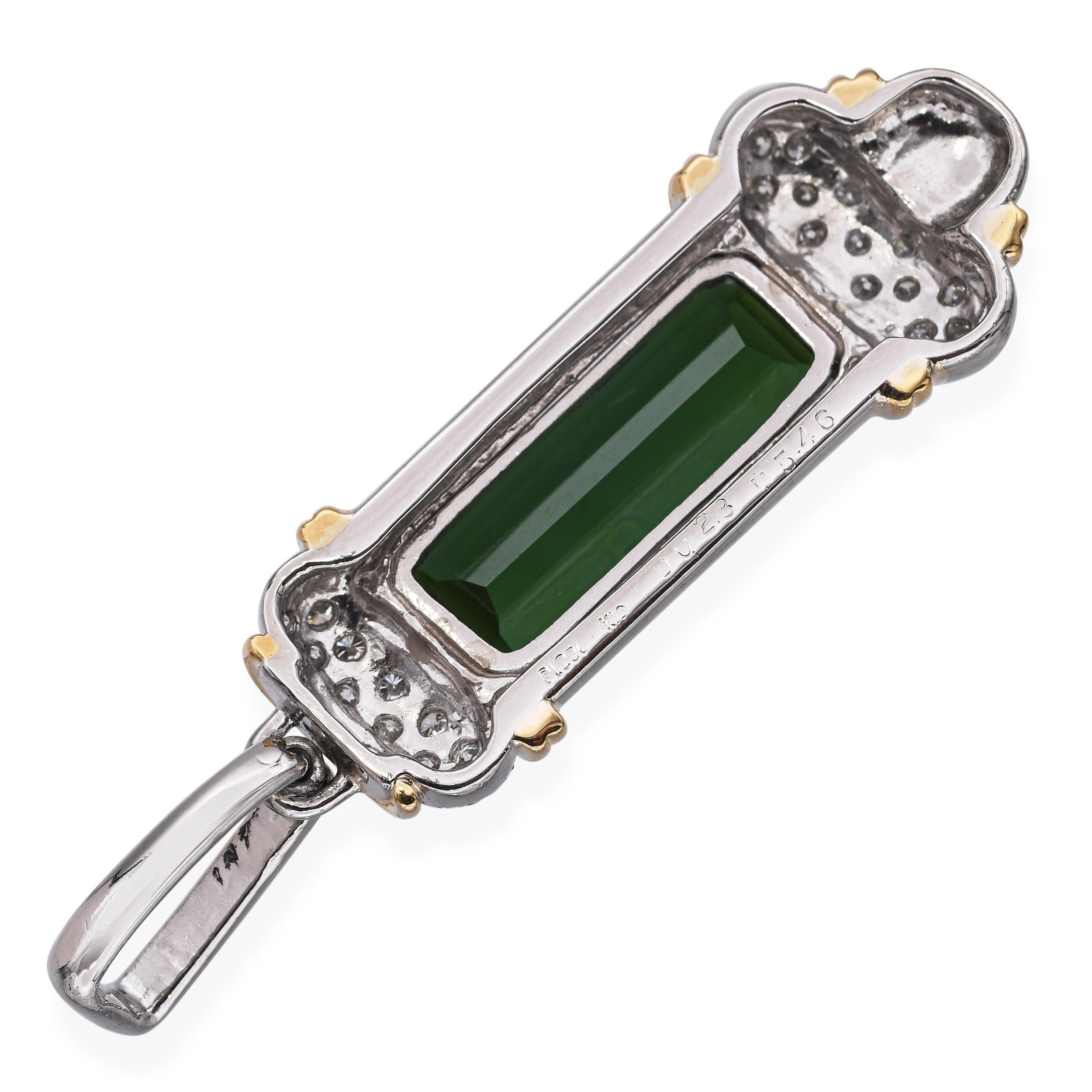 Pendentif en platine et or jaune 18k Tourmaline verte et diamant Bon état - En vente à New York, NY