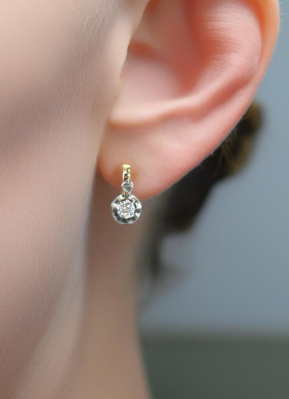 Platinum And 18kt Gold Old Cut Diamond Earrings 1930's In Excellent Condition For Sale In Firenze, IT