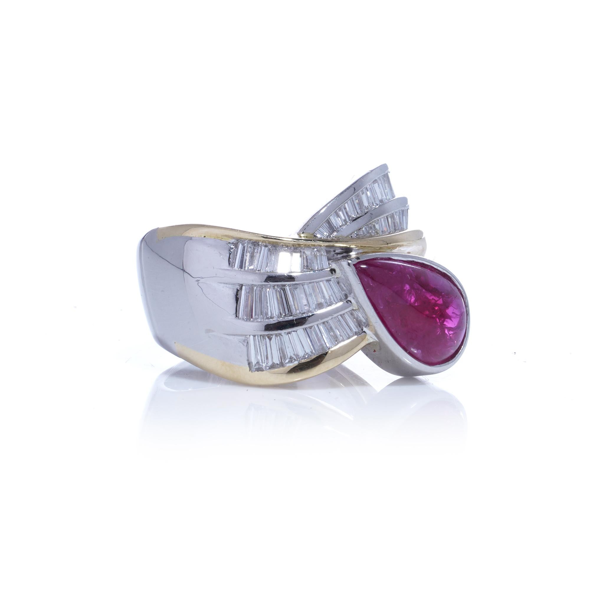 Women's Platinum & 18kt Gold Ring with 2.70ct Ruby & 0.96ct Diamonds For Sale