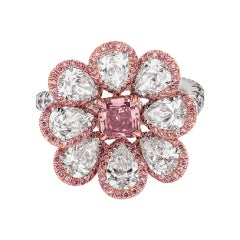 Diana M Ring aus Platin und 18 Karat Roségold mit rosa und weißen Diamanten