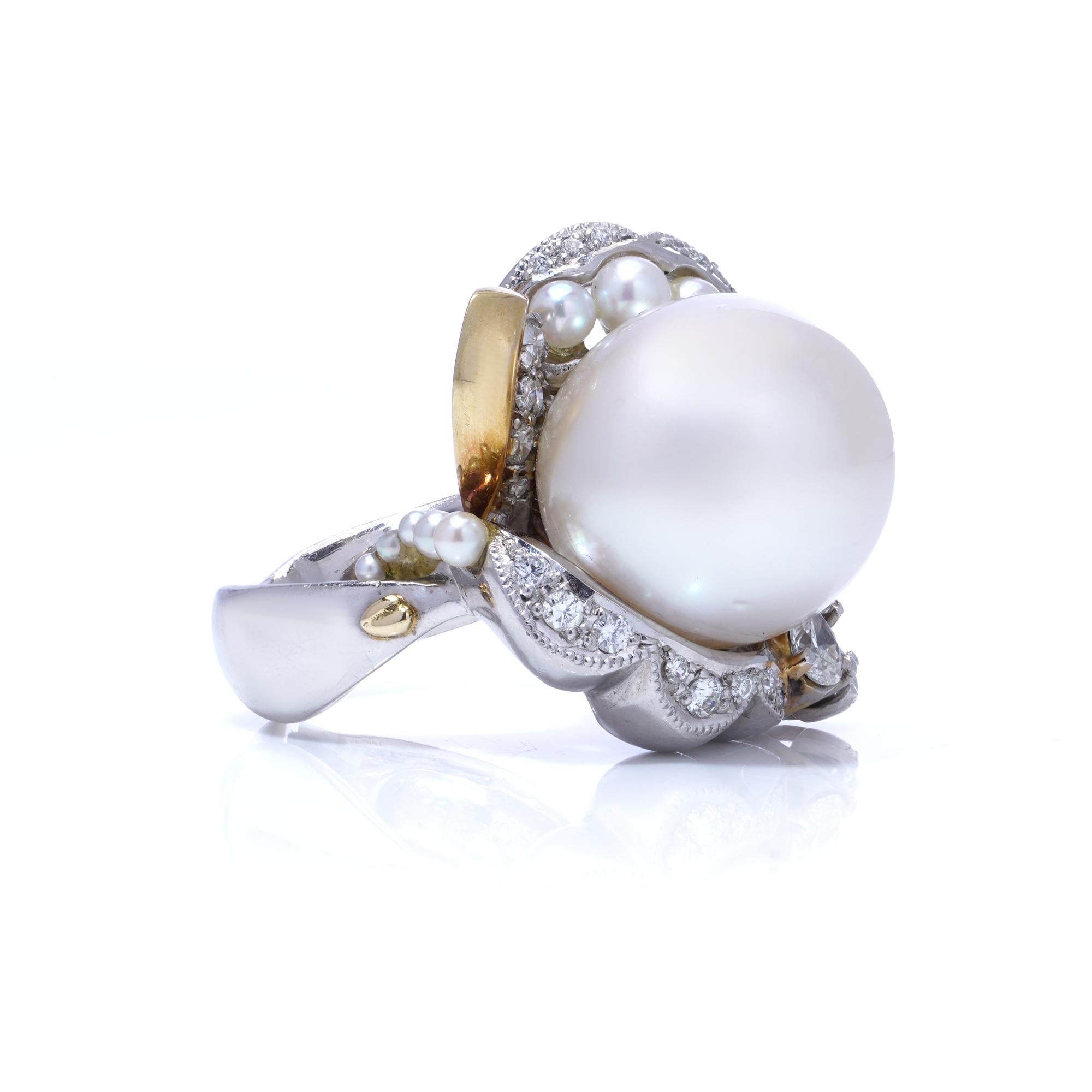 Platinum and 18kt. white gold South Sea and Akoya cultured pearl cocktail ring In Good Condition For Sale In Braintree, GB