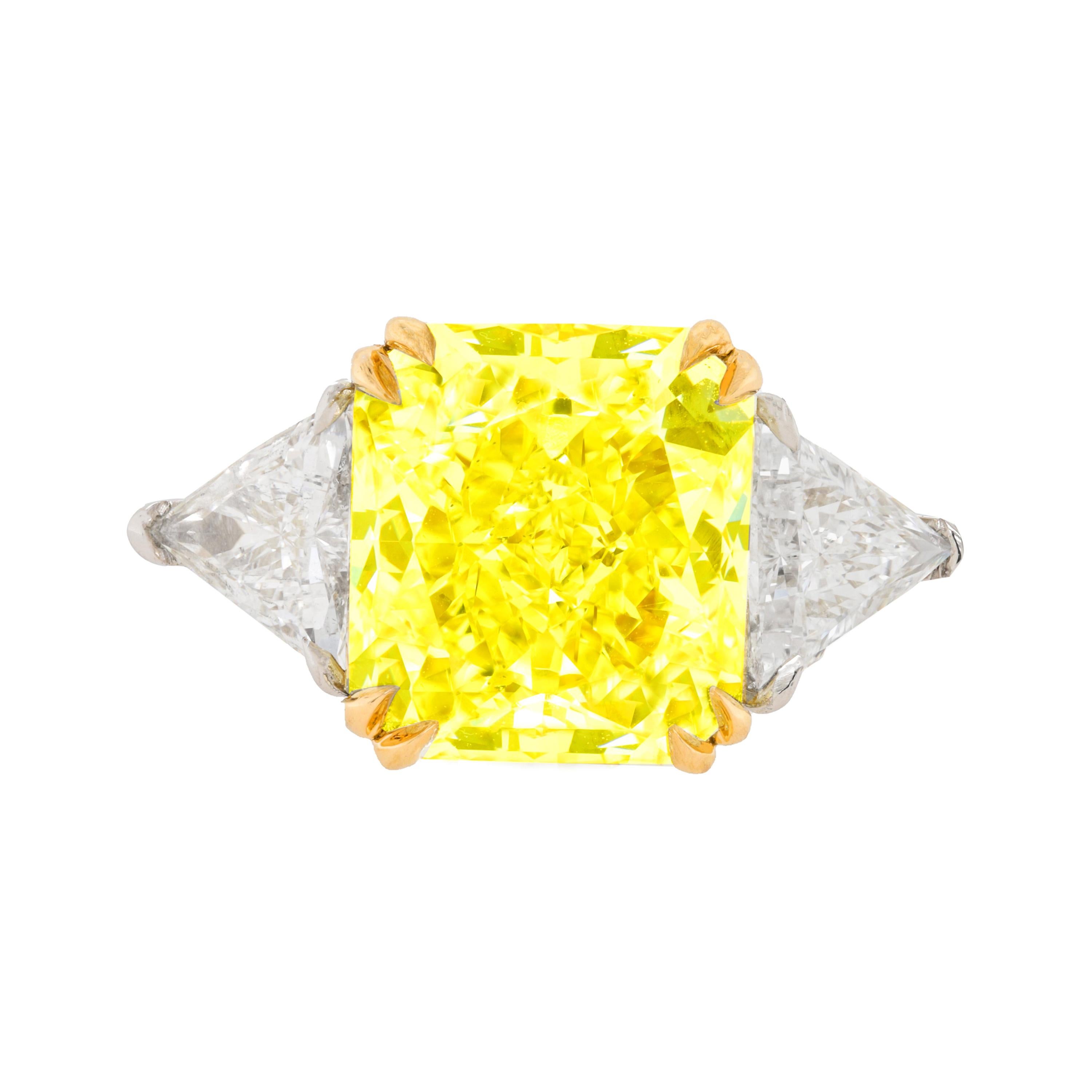 Platinum and 18KT Yellow Gold Ring with Center Diamond & Natural Fancy Yellow For Sale