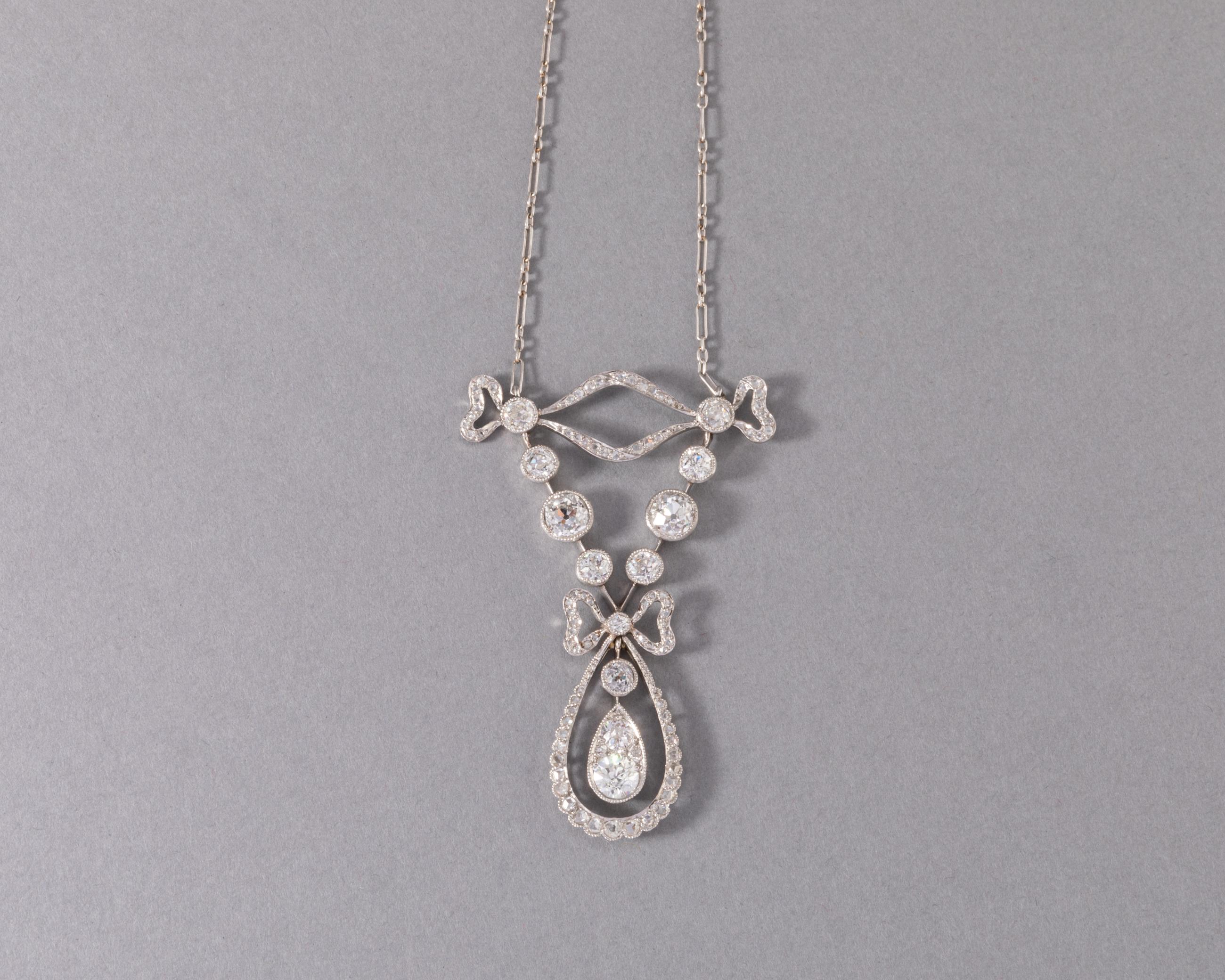 Belle Époque Platinum and 3.20 Carats Diamonds French Belle Epoque Pendant Necklace For Sale