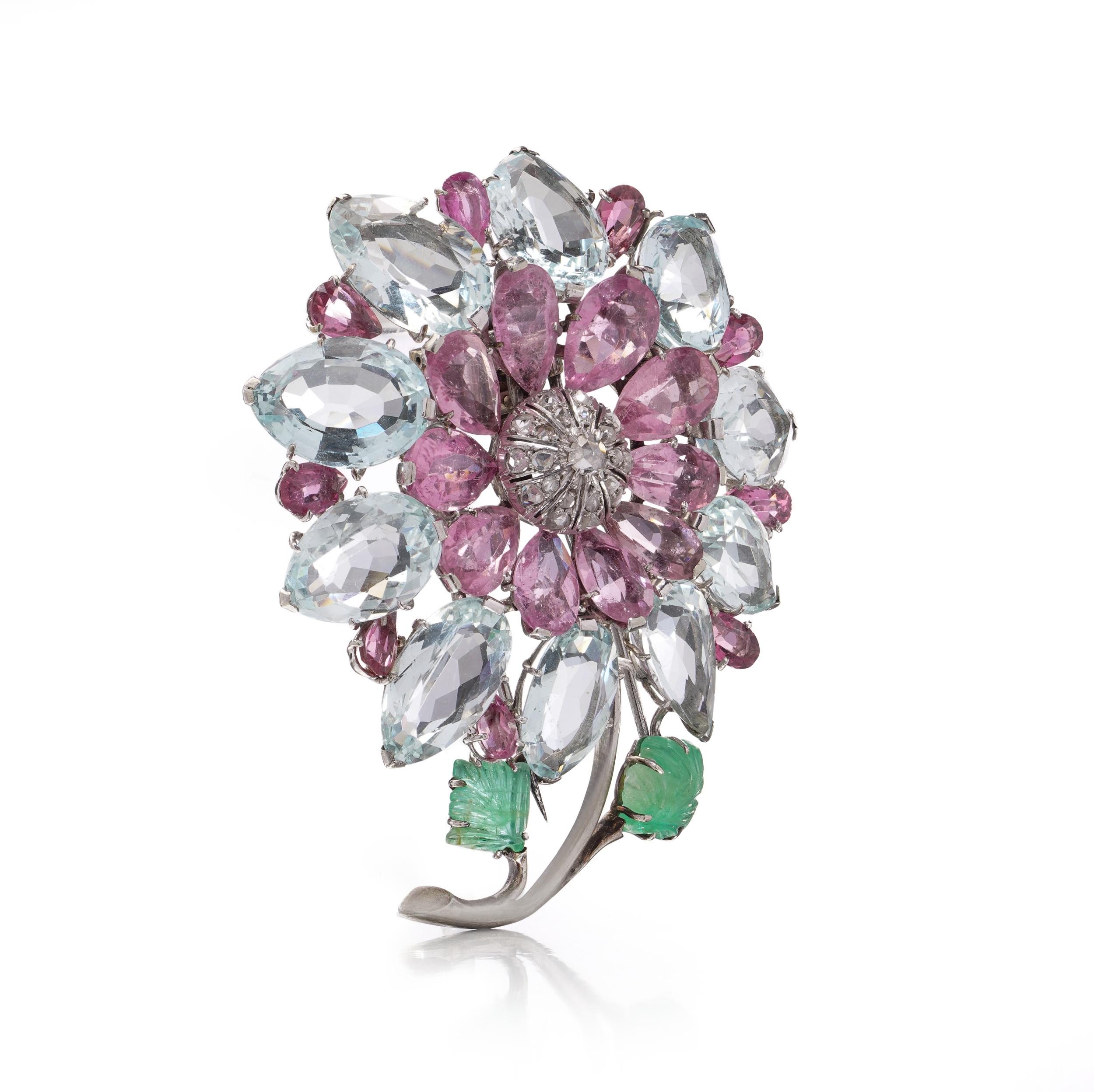 Spilla floreale in platino e oro 9kt con pietre preziose multicolore in vendita 1