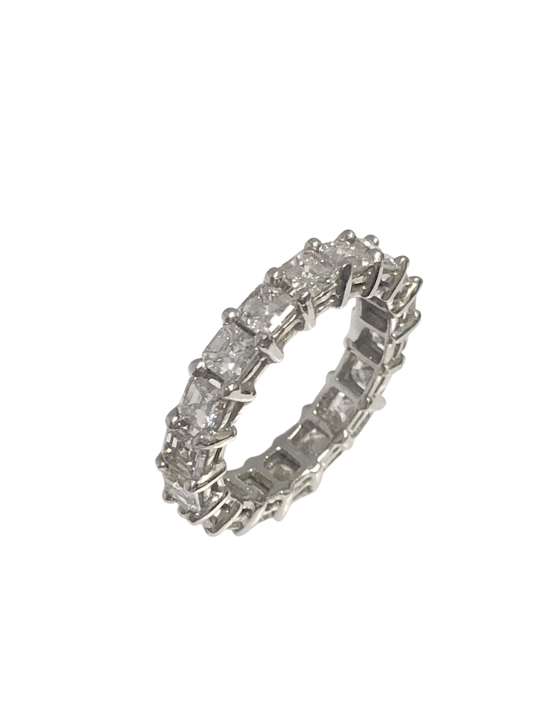 Platinum and Asscher cut Diamond Eternity Band Ring In Excellent Condition For Sale In Chicago, IL