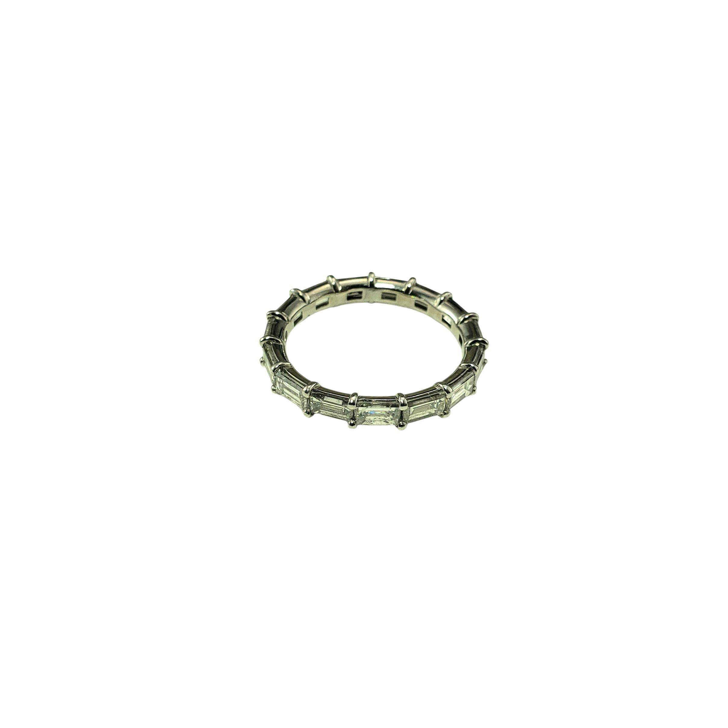 Contemporaneo Anello Eternity Band in platino e diamanti baguette misura 6 #22299 in vendita