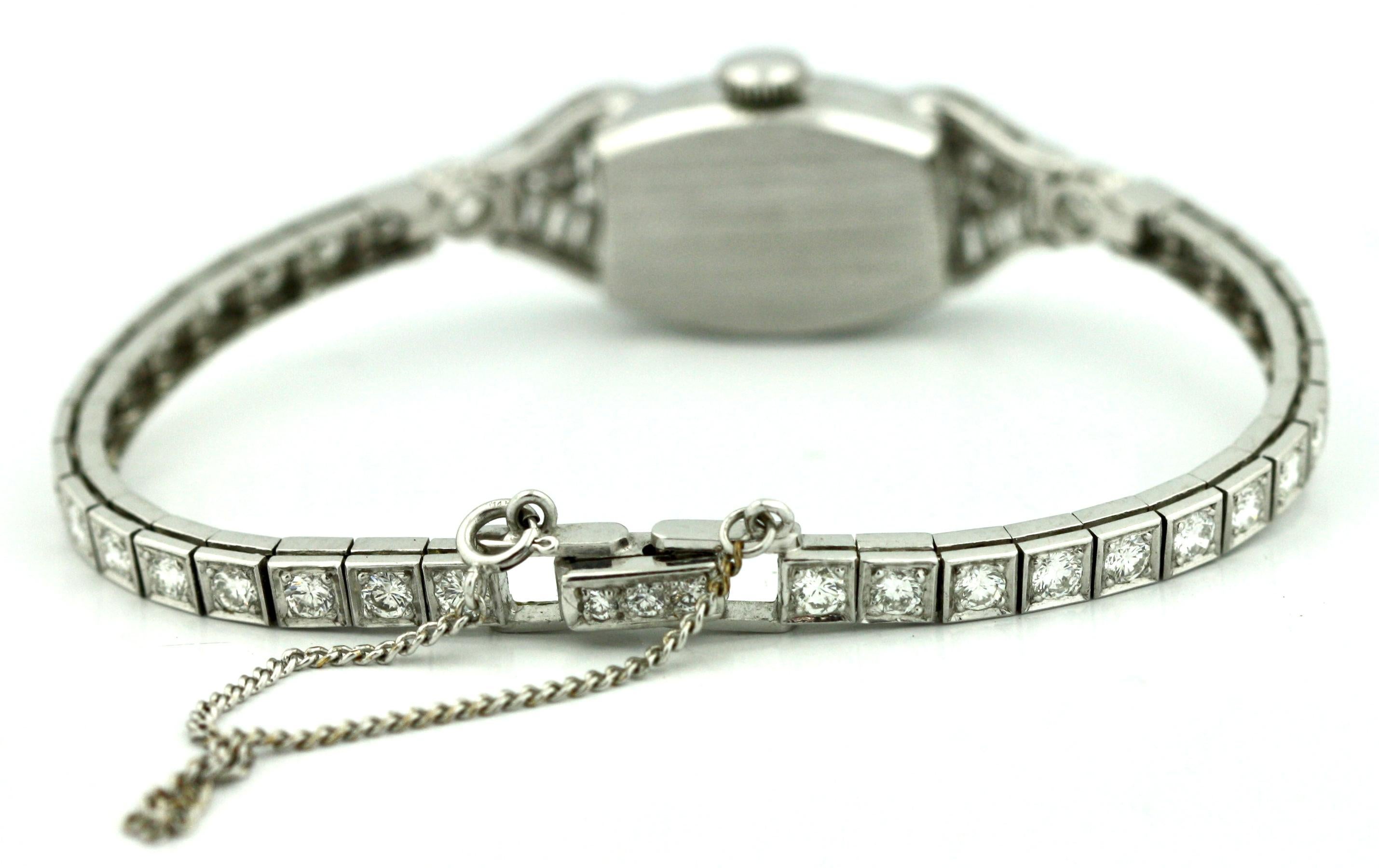 
Platinum and Diamond Bracelet Watch
Hamilton
diamonds approx. 3.10 cts., length 6 3/4 ins.
