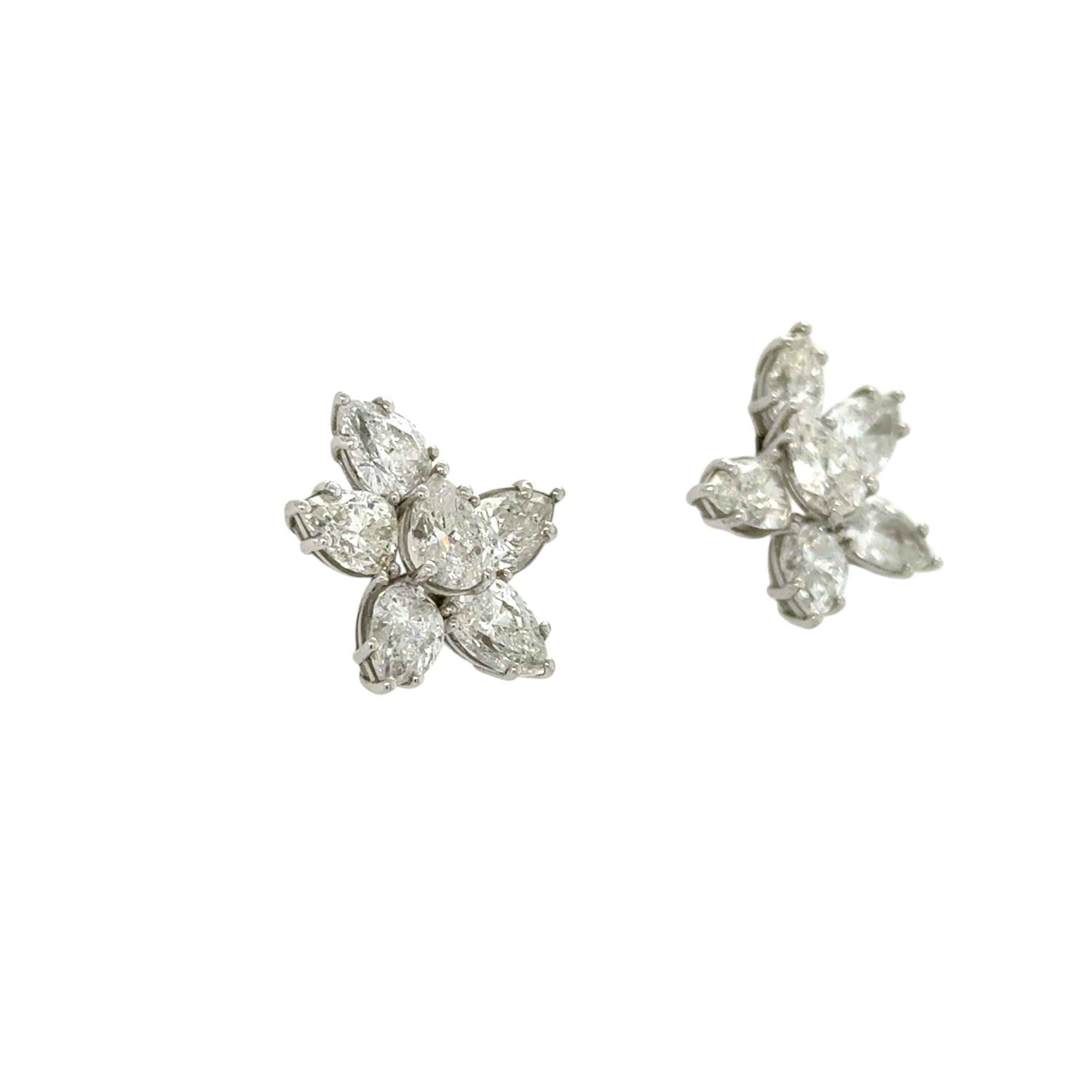 Taglio a goccia Platinum and Diamond Cluster Earrings in vendita