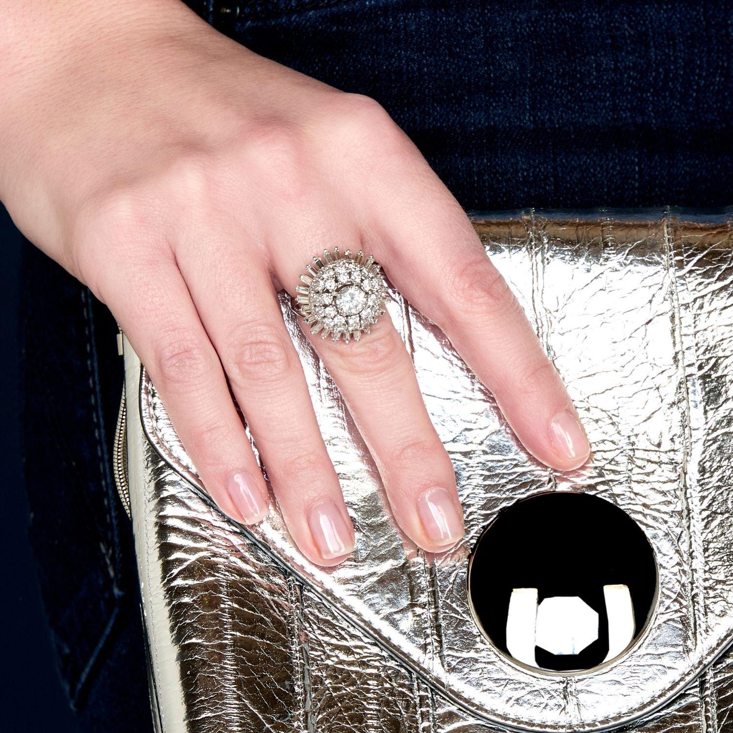 Bague cocktail en platine et diamant Pour femmes en vente