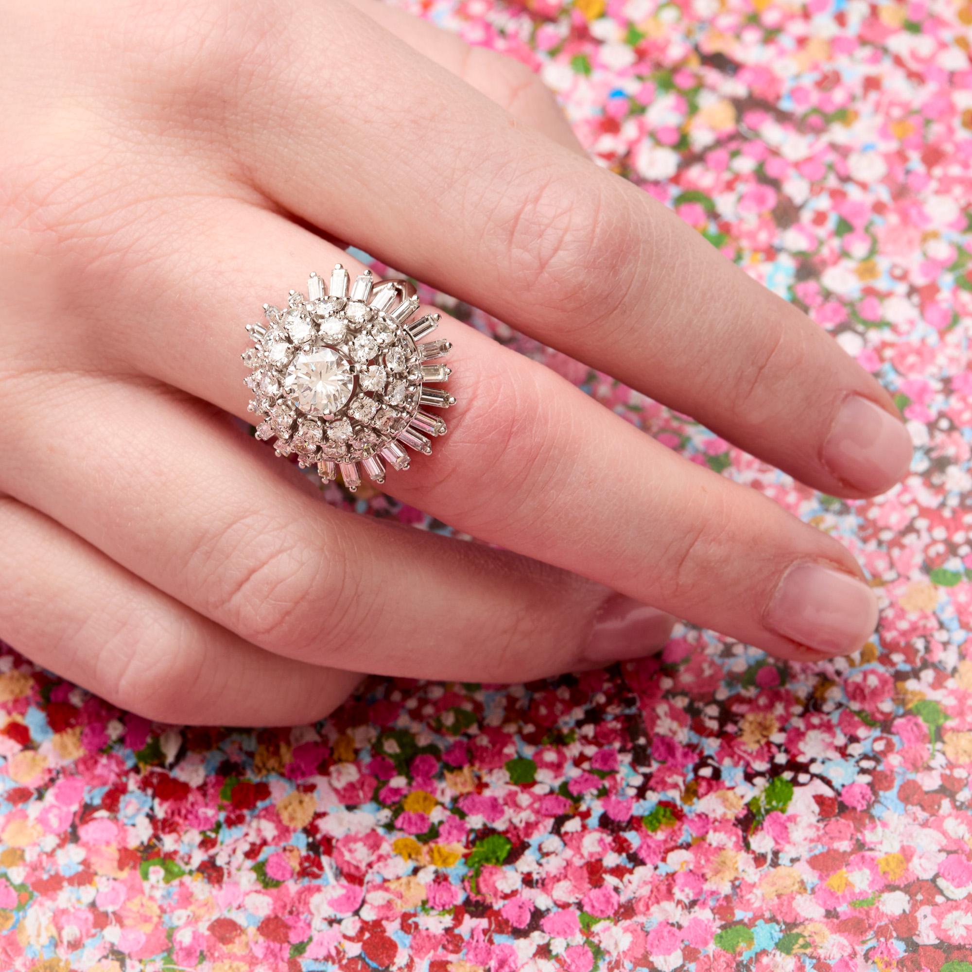 Bague cocktail en platine et diamant en vente 1