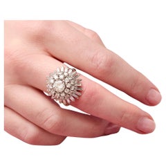 Anillo de cóctel de platino y diamantes
