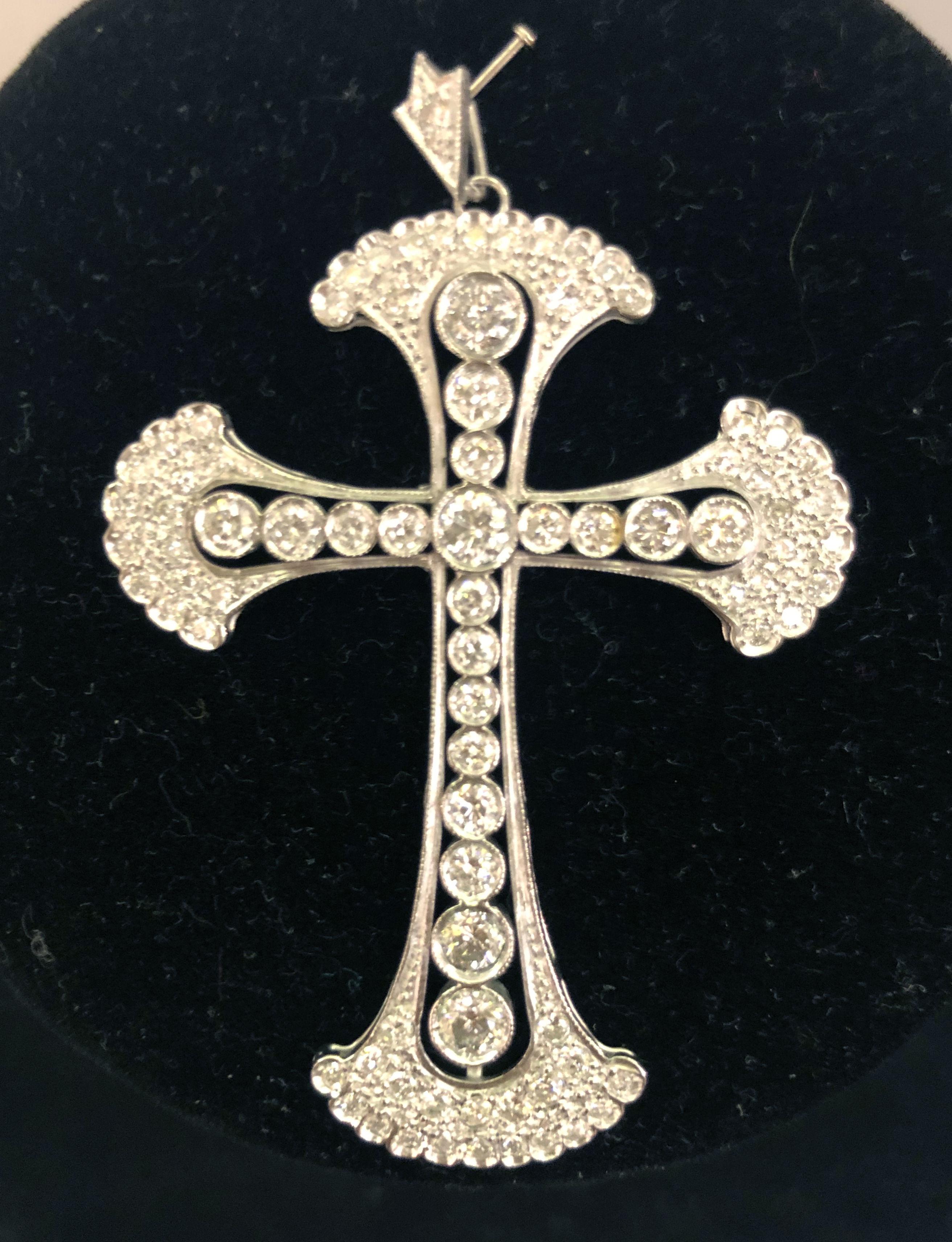 Platinum and Diamond Cross Pendant In Good Condition For Sale In Palm Springs, CA