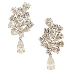 Orecchini pendenti in platino e diamanti