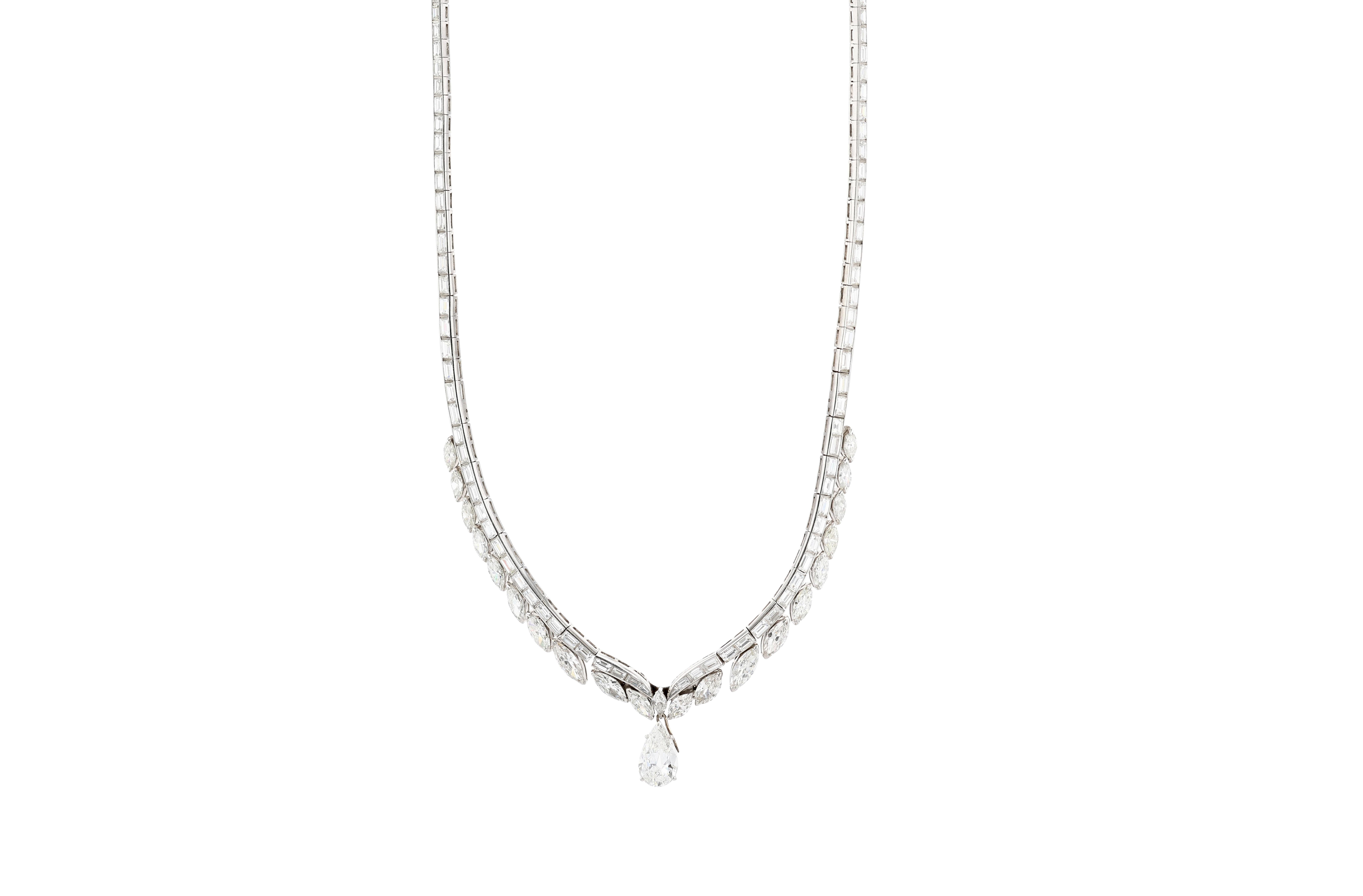 Platinum and Diamond Drop Necklace In Excellent Condition For Sale In Princeton, NJ