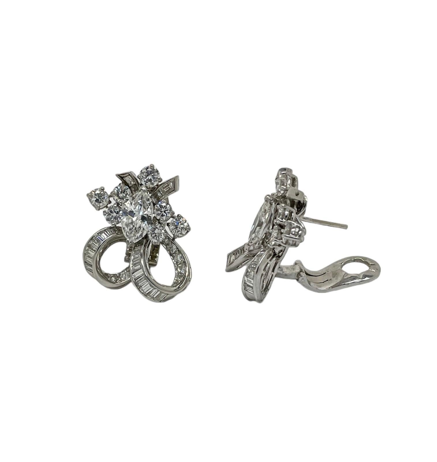 Platinum and Diamond Earrings In Excellent Condition For Sale In Chicago, IL