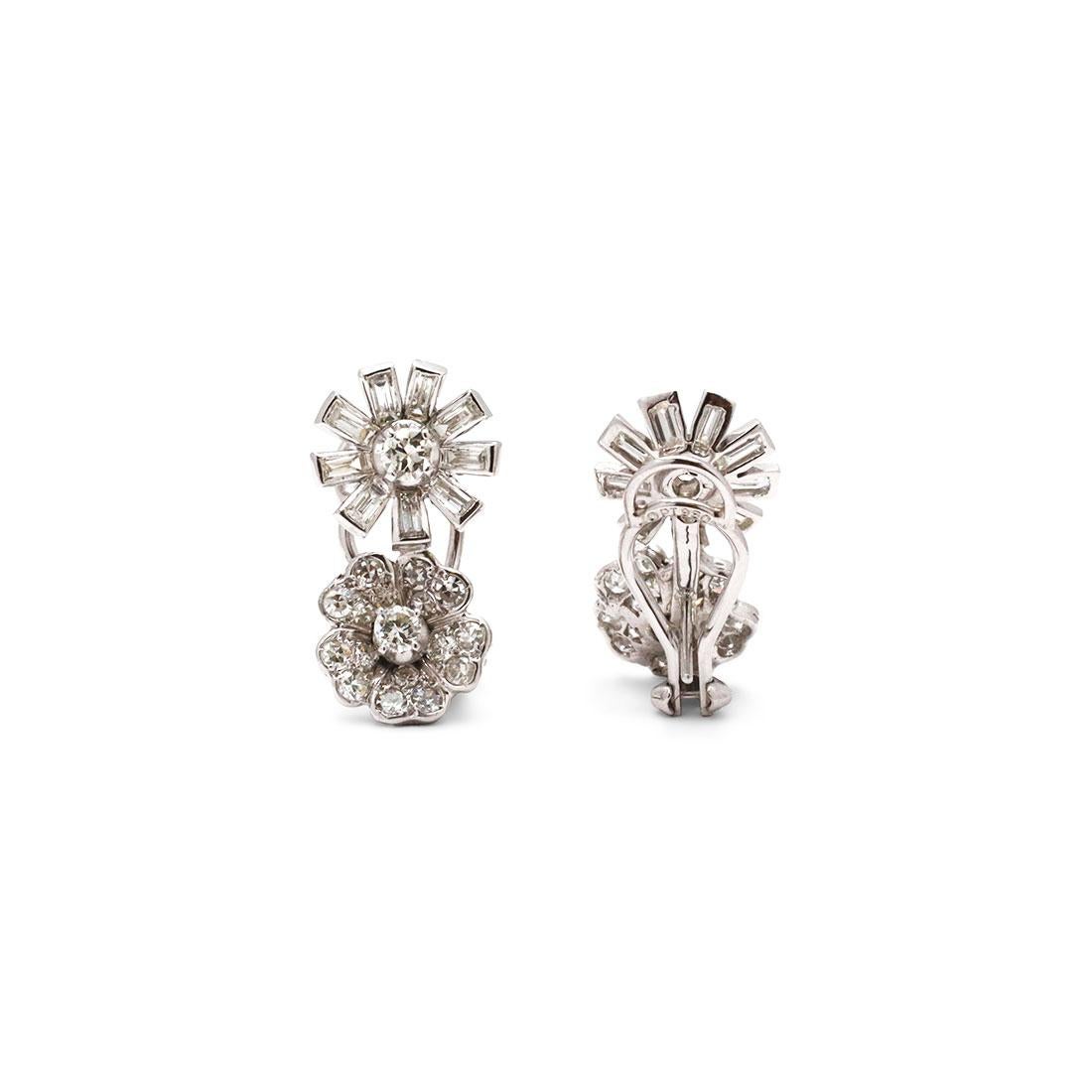 Platinum and Diamond Floral Stud Earrings In Excellent Condition In New York, NY