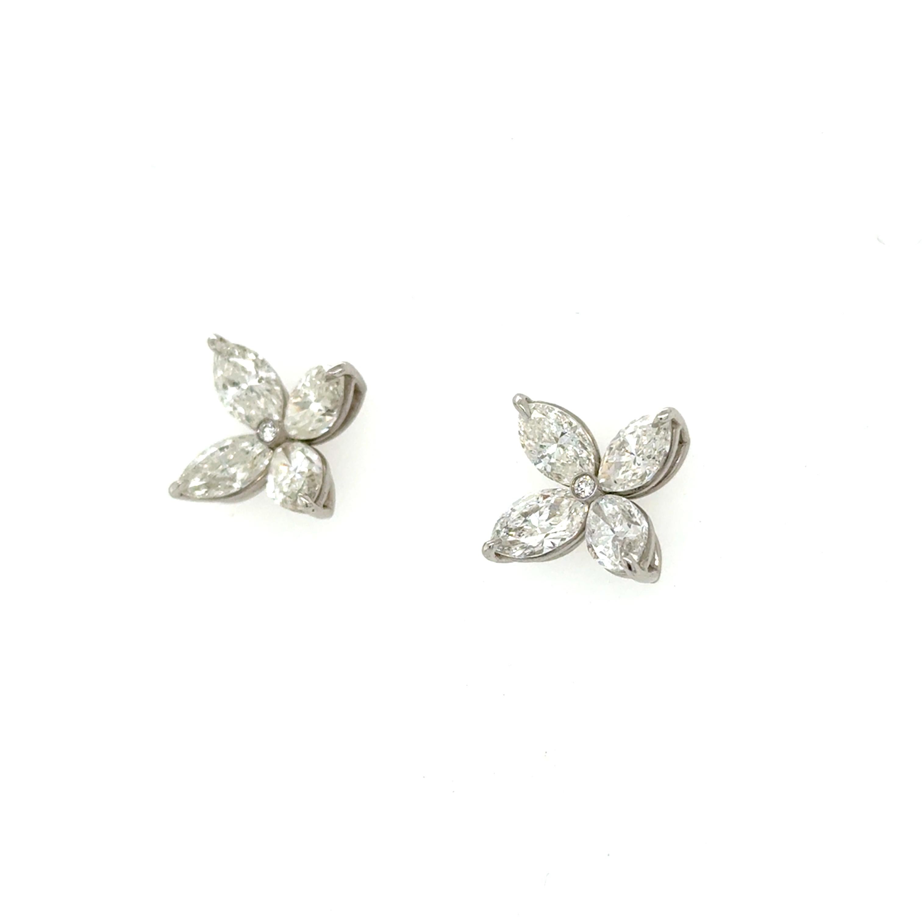 Taglio marquise Platinum and Diamond Flower Earrings in vendita