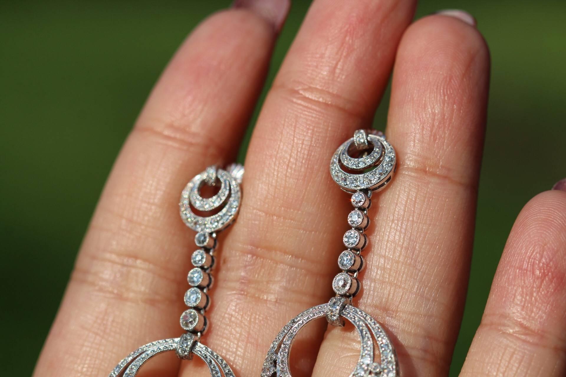 Platinum and Diamond Pendant Dangle Earrings In Excellent Condition In Banbury, GB