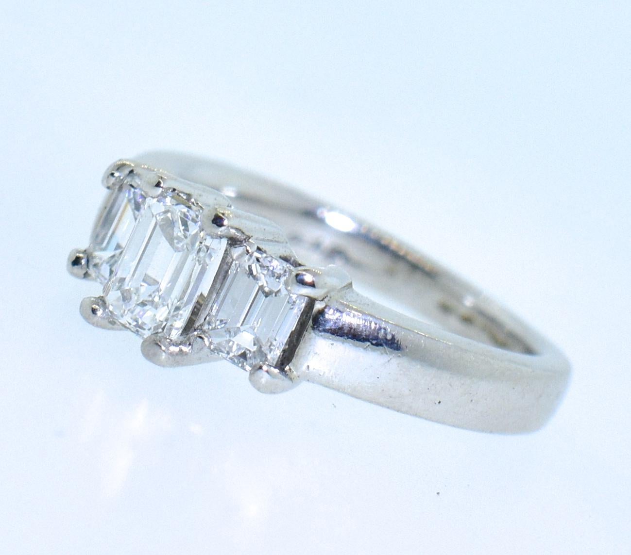 Platinum and Diamond Ring In Excellent Condition In Aspen, CO