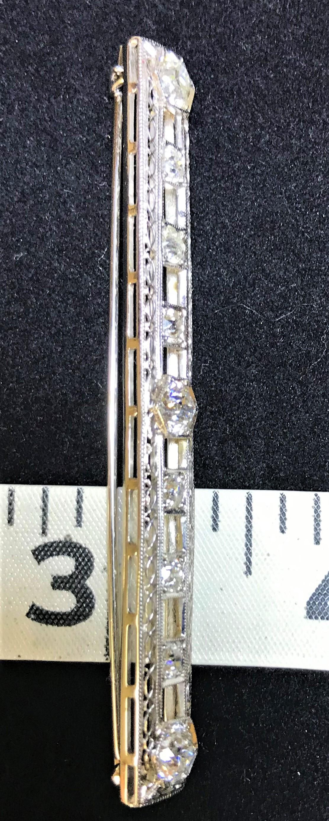 Platinum and Diamond Straight-Line Bar Brooch In Excellent Condition For Sale In Cincinnati, OH