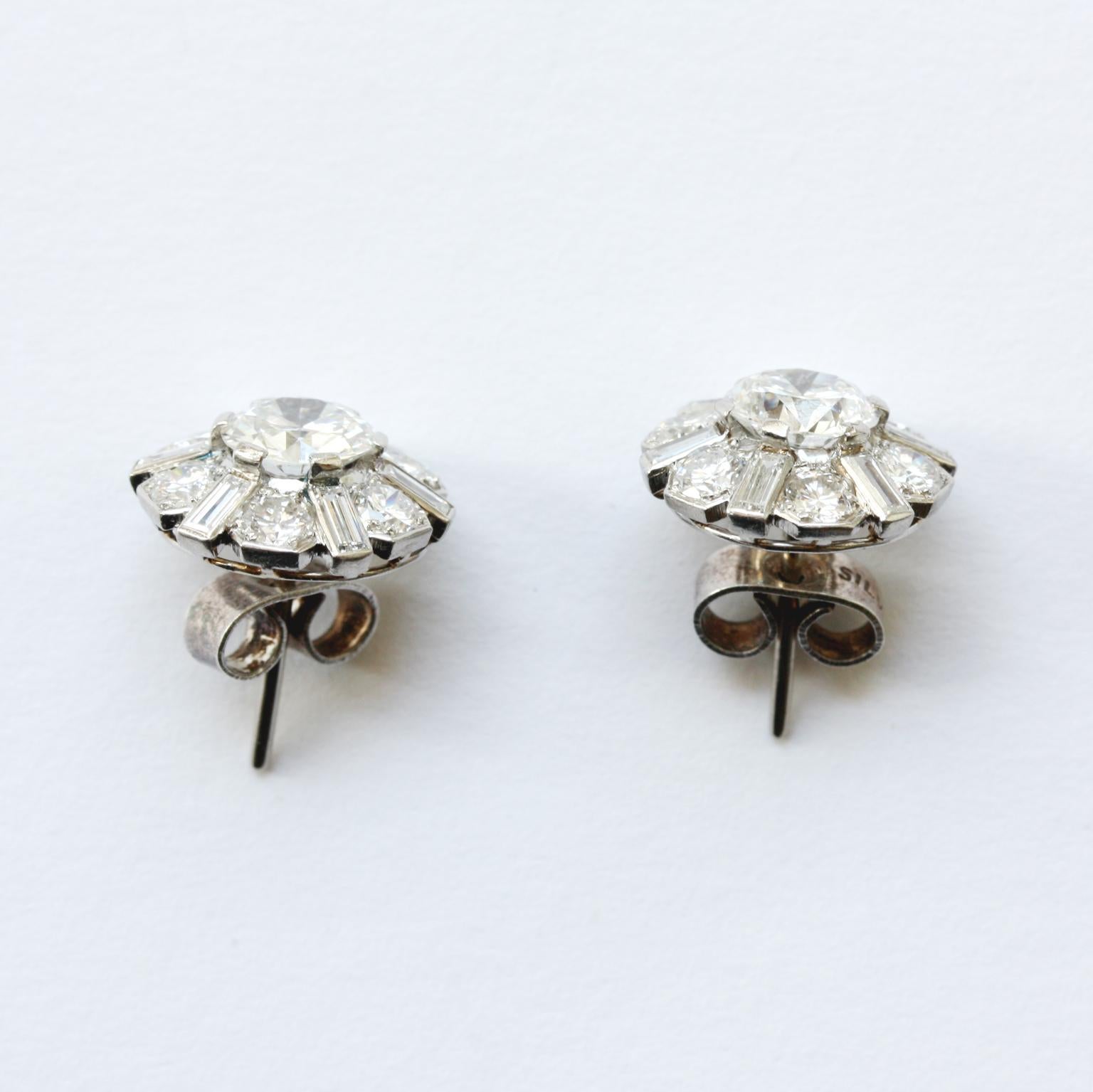 Platinum and Diamond Stud Earrings In Excellent Condition In Amsterdam, NL