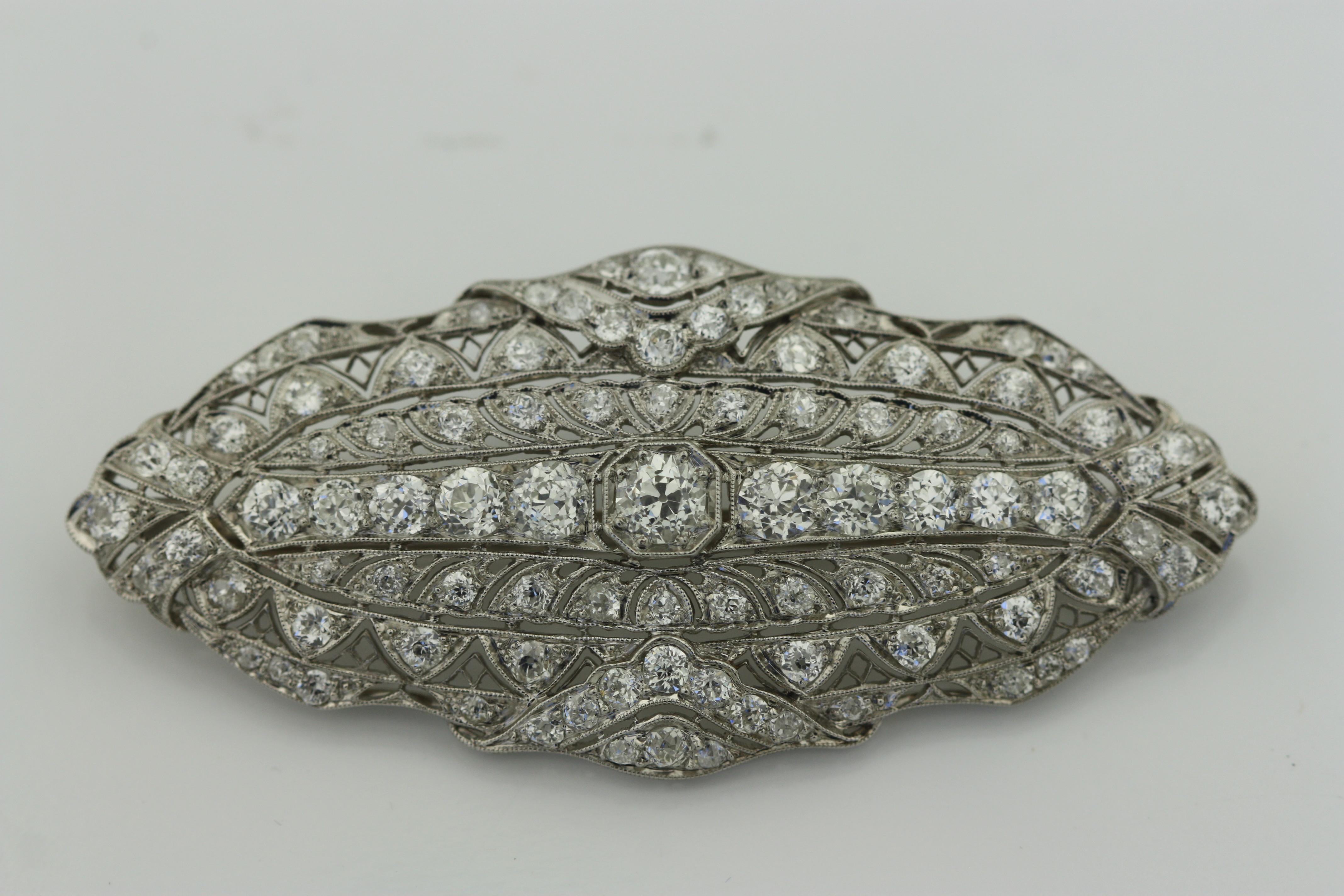 Platinum and Diamond Vintage Brooch For Sale 1