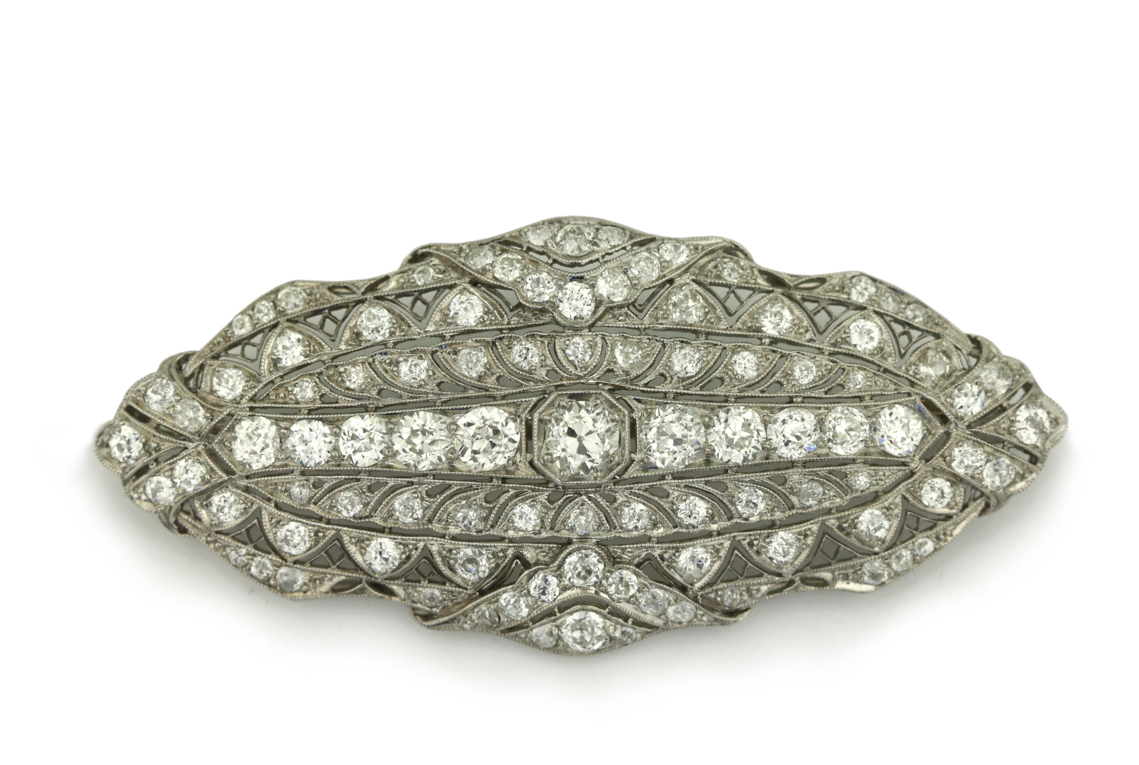 Platinum and Diamond Vintage Brooch For Sale 2