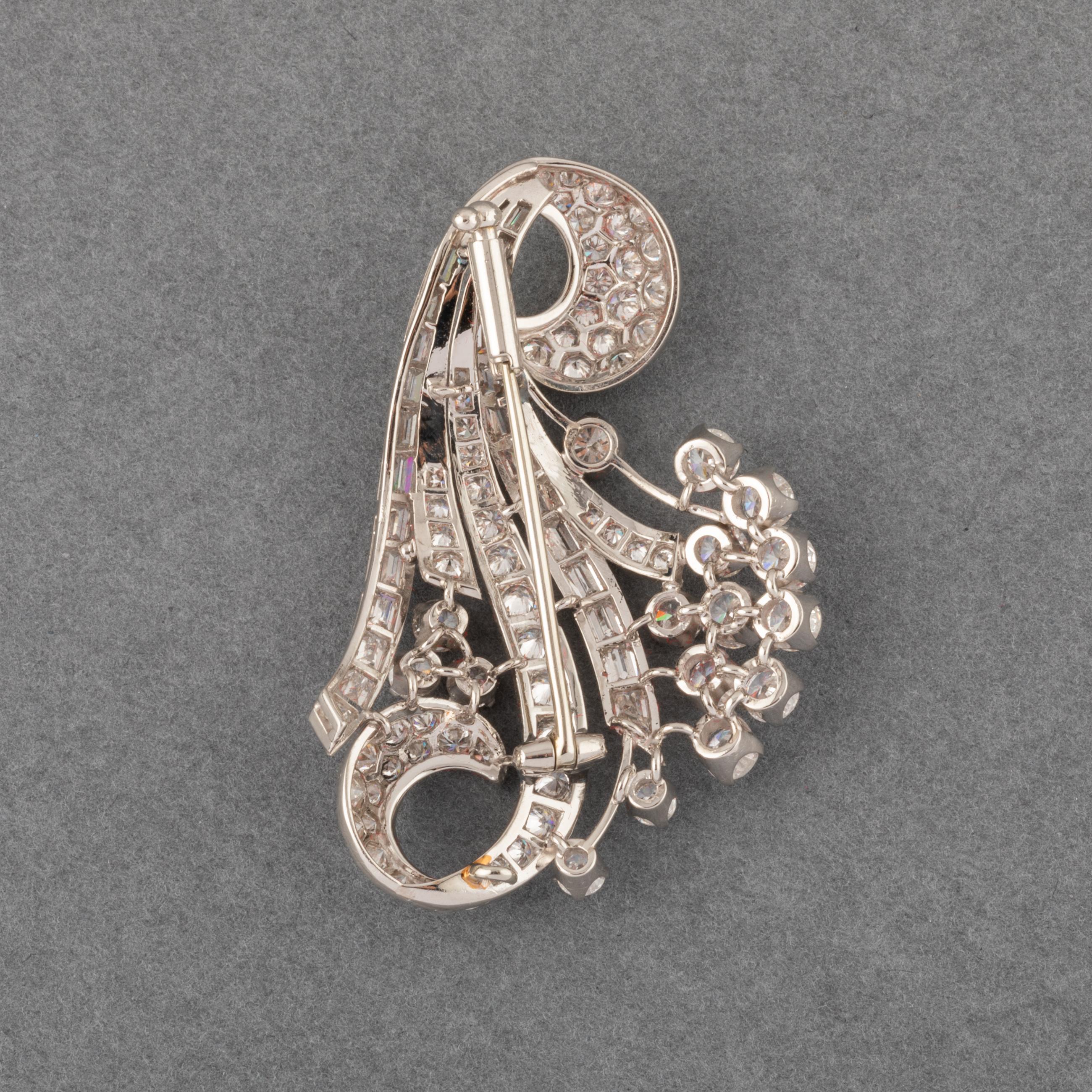 Platinum and Diamonds French Retro Brooch For Sale 3