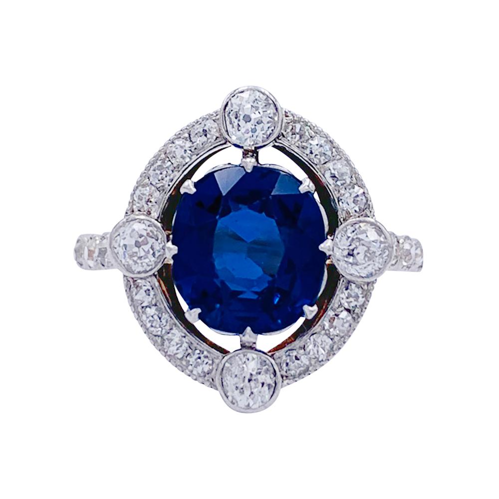 Platinum and Gold, Sapphire and Diamonds 1910s Ring In Excellent Condition For Sale In Paris, IDF