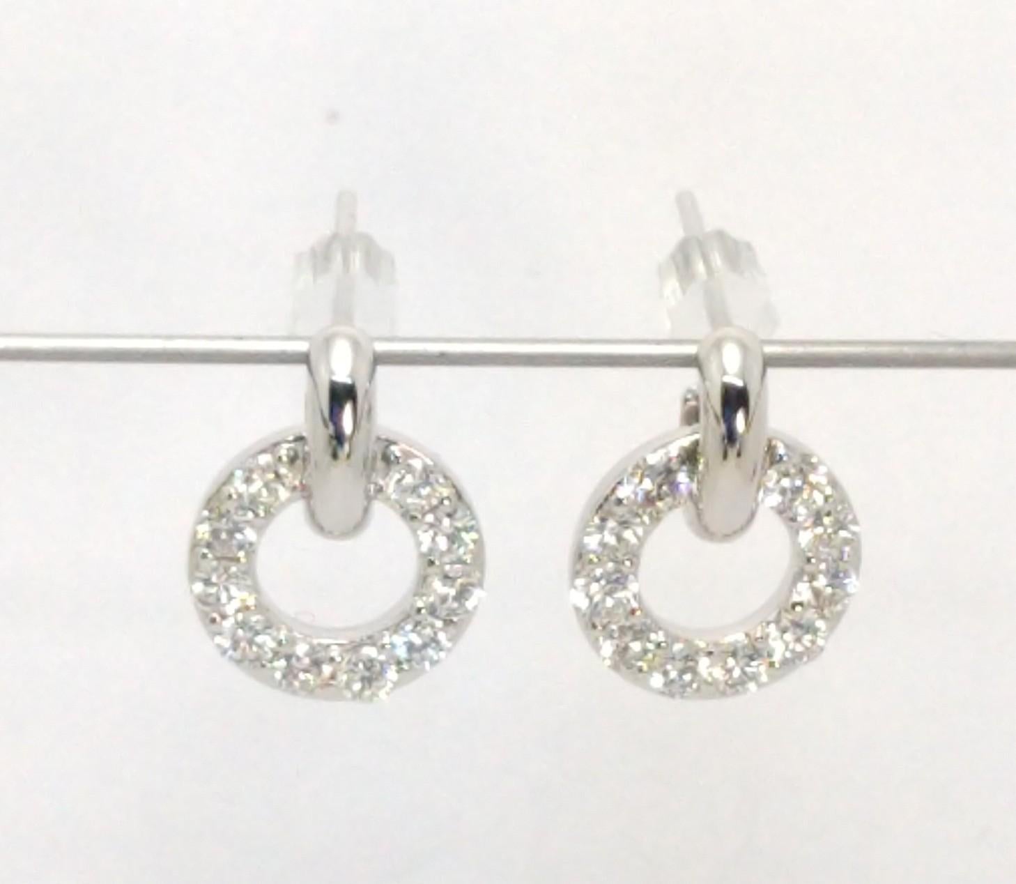 Platin und Silber GIA Petite Diamant  Hoop Dangle Earrings, Diese sind winzig. Der Ohrring ist 14 mm x 10,5 mm groß. Winzig, aber mächtig. Den ganzen Tag Eleganz, bis in den Abend hinein kein Problem. 
 Diese neue Metallmischung aus Platin gemischt
