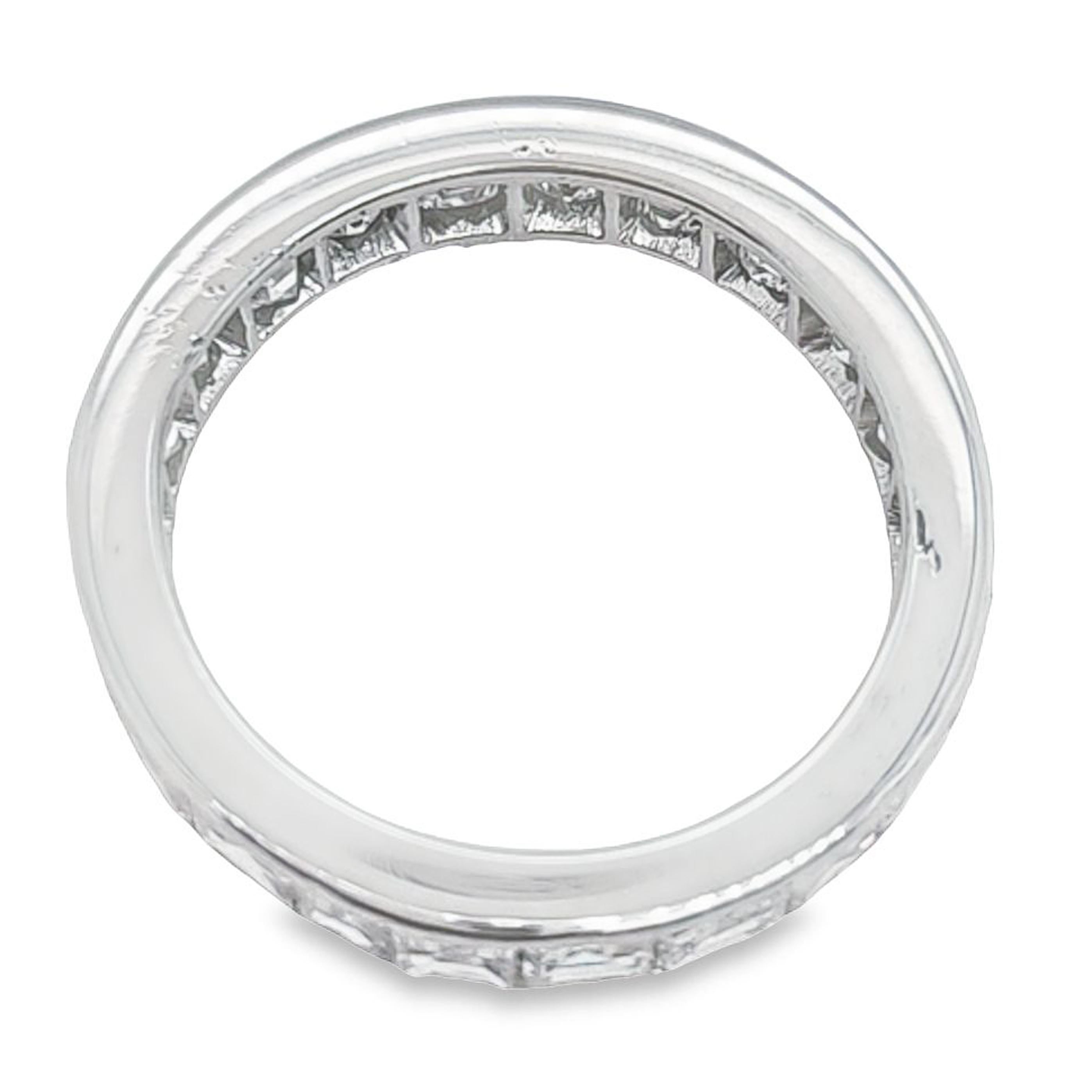 Alianza de platino y diamante talla cuadrada, talla 6.25 en Bueno estado para la venta en Coral Gables, FL