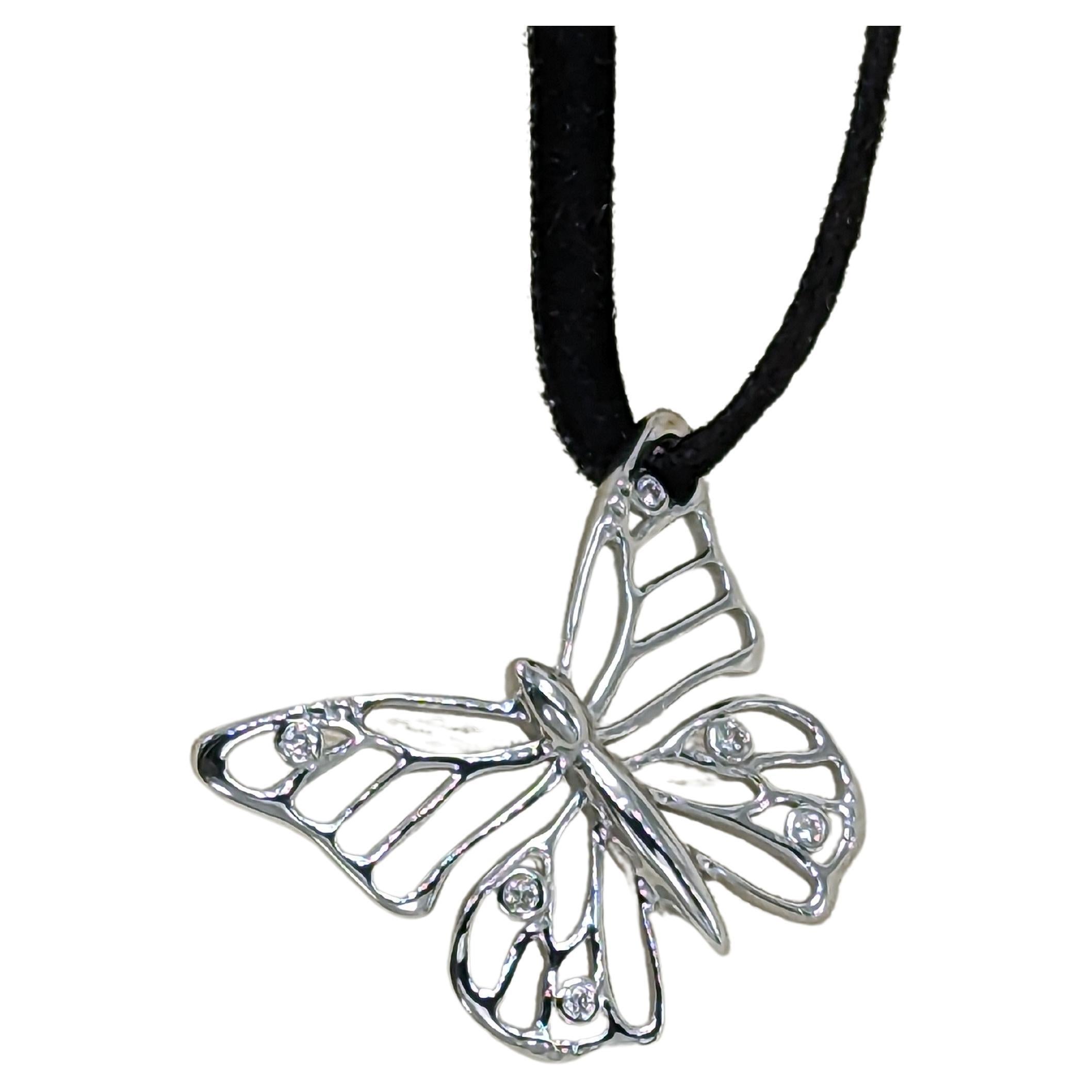 Collier pendentif papillon en argent sterling de 20 mm et diamants certifiés GIA en vente