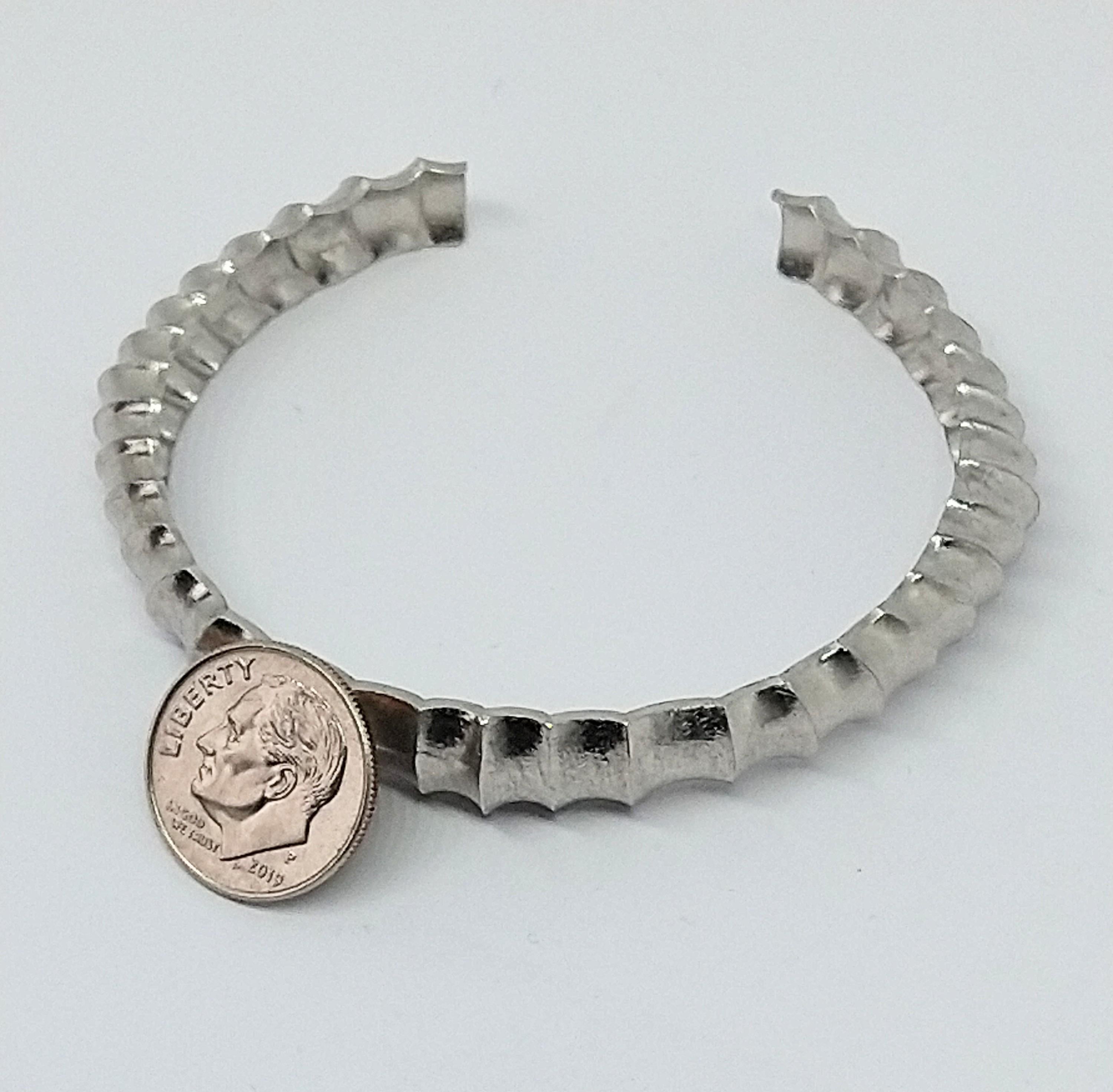 Bracelet manchette concave en platine et sterling avec vetebrae en vente 2