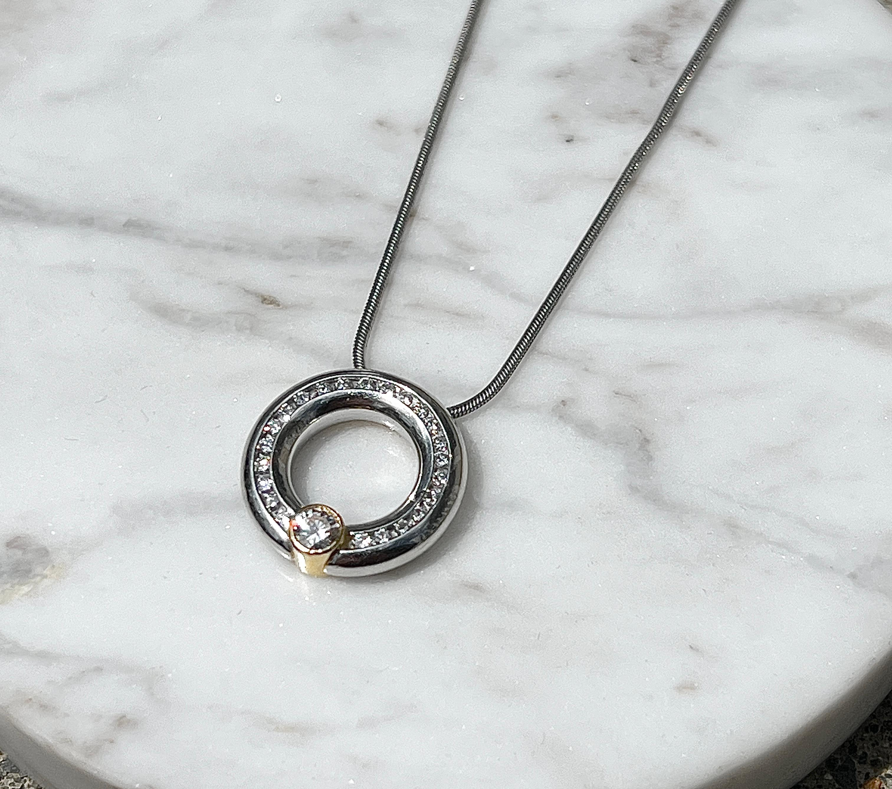 Platinum and 18k Yellow Gold Diamond Pendant Necklace In Good Condition For Sale In Towson, MD