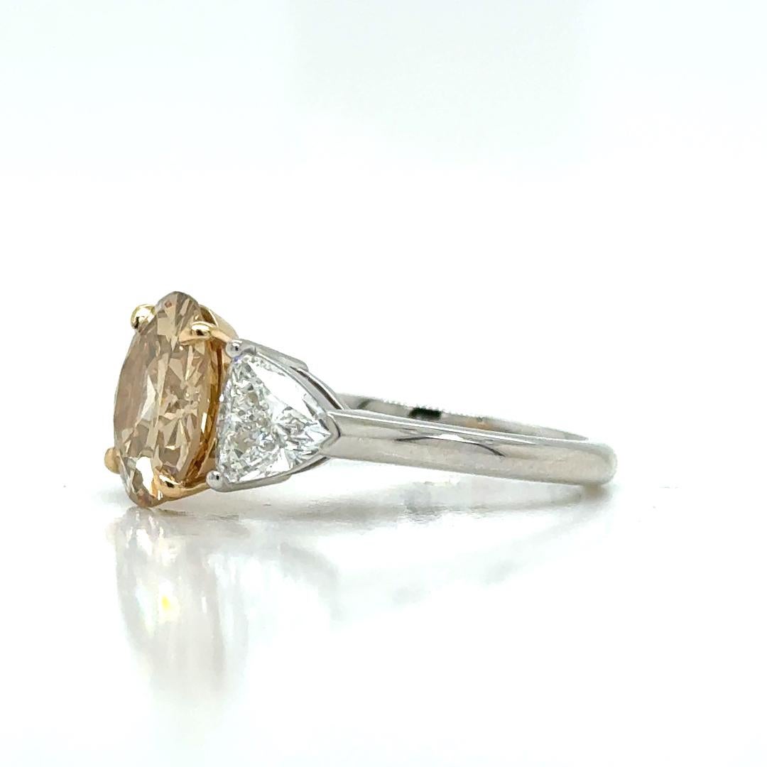 Men's Platinum and Yellow Gold Ring Fancy Yellow 3.21 cts GIA and 2 trillion 1.20 cts For Sale