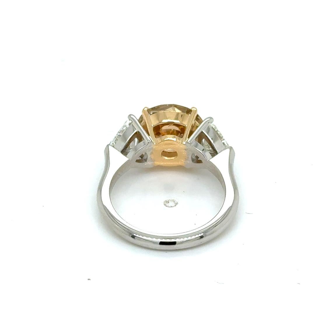 Platinum and Yellow Gold Ring Fancy Yellow 3.21 cts GIA and 2 trillion 1.20 cts For Sale 1