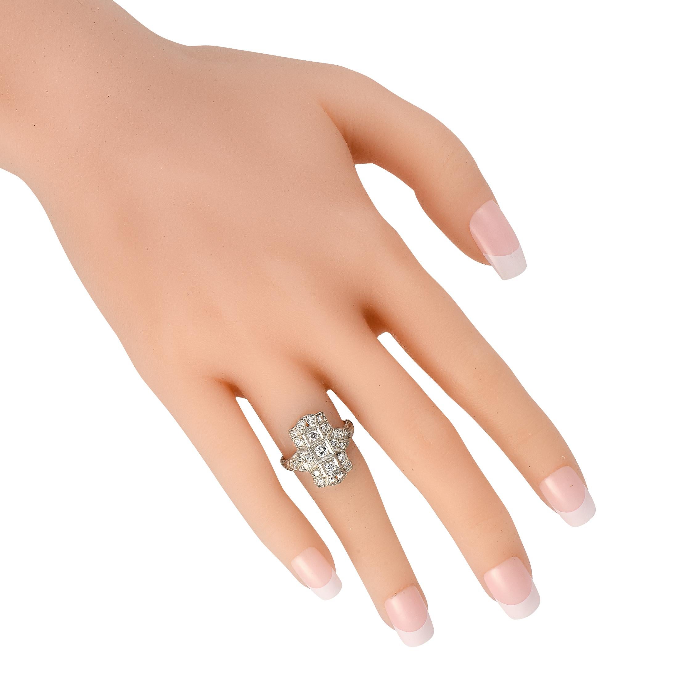Round Cut Platinum Anitque 0.60ct Diamond Ring MF14-020124 For Sale