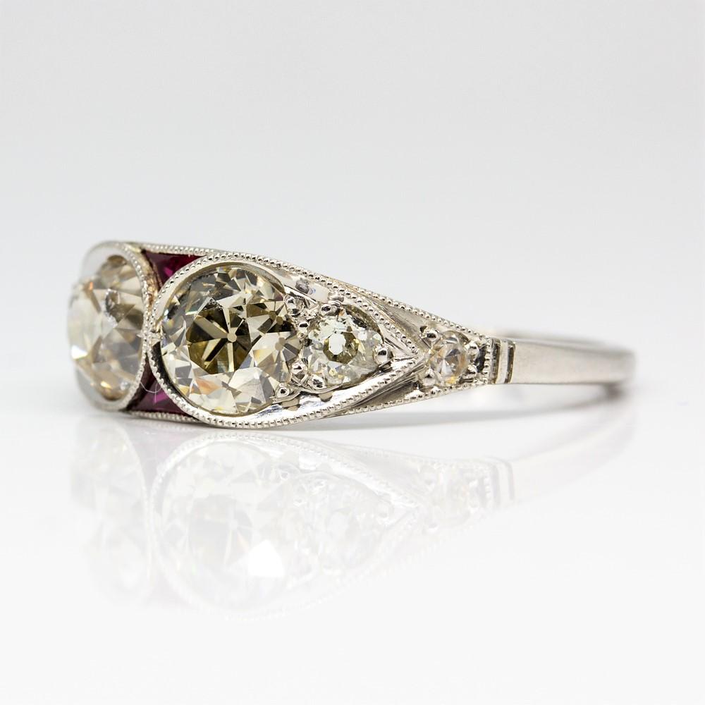 Platinum Antique Art Deco Diamonds and Ruby Ring In Excellent Condition In Miami, FL