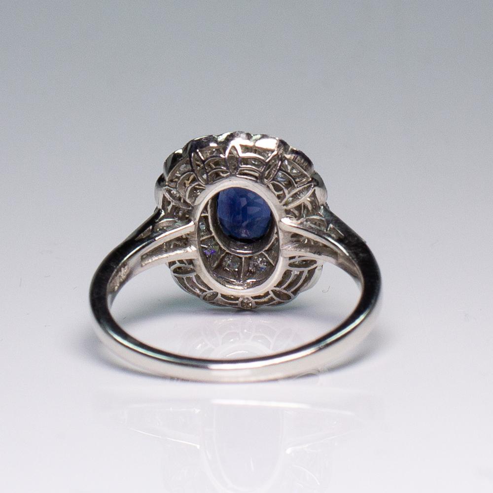 Anello in platino antico in stile Art Deco con zaffiro e diamante a raggiera In condizioni ottime in vendita a Scottsdale, AZ