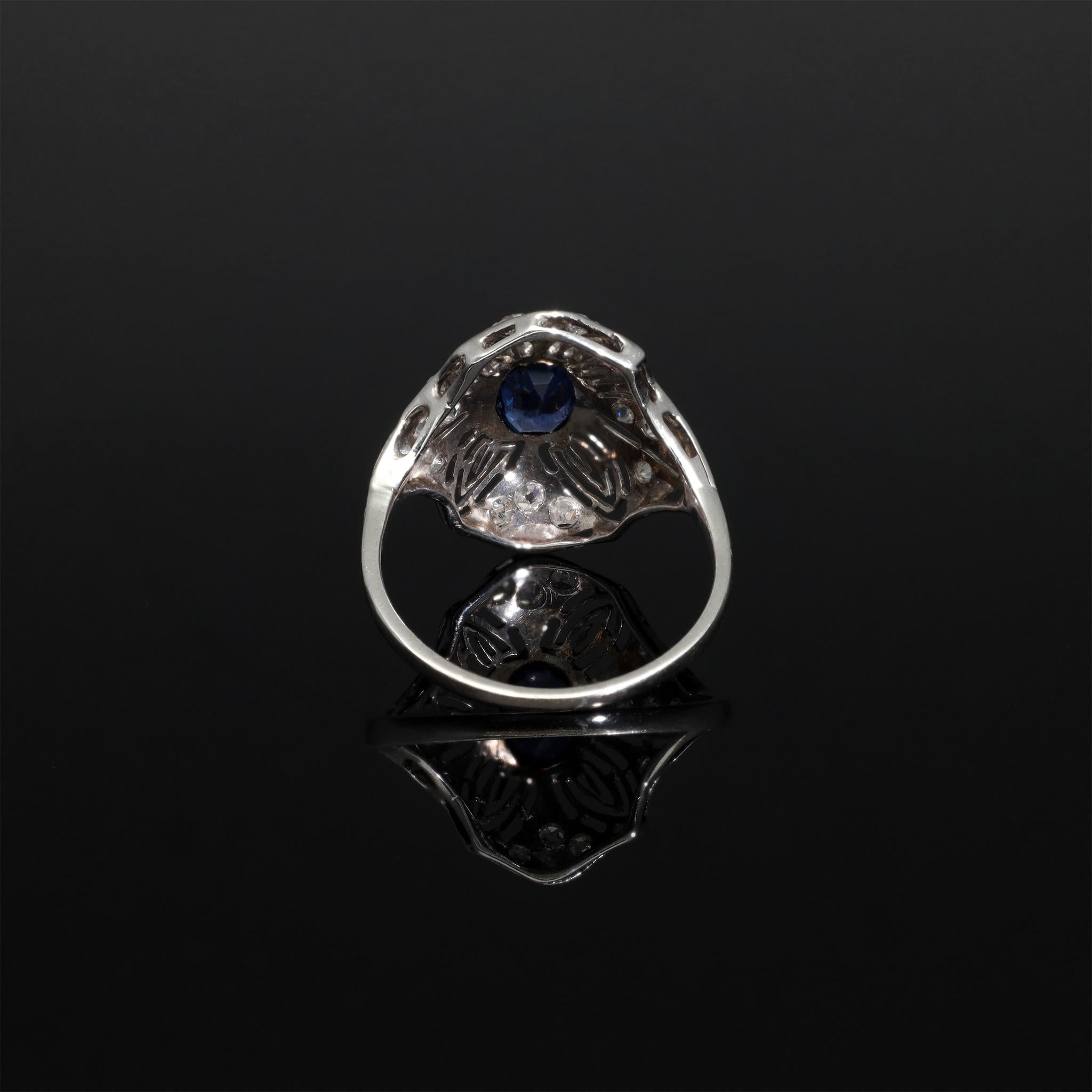 Platinum Antique Edwardian Untreated 0.9 CT Sapphire and Diamond Engagement Ring For Sale 4