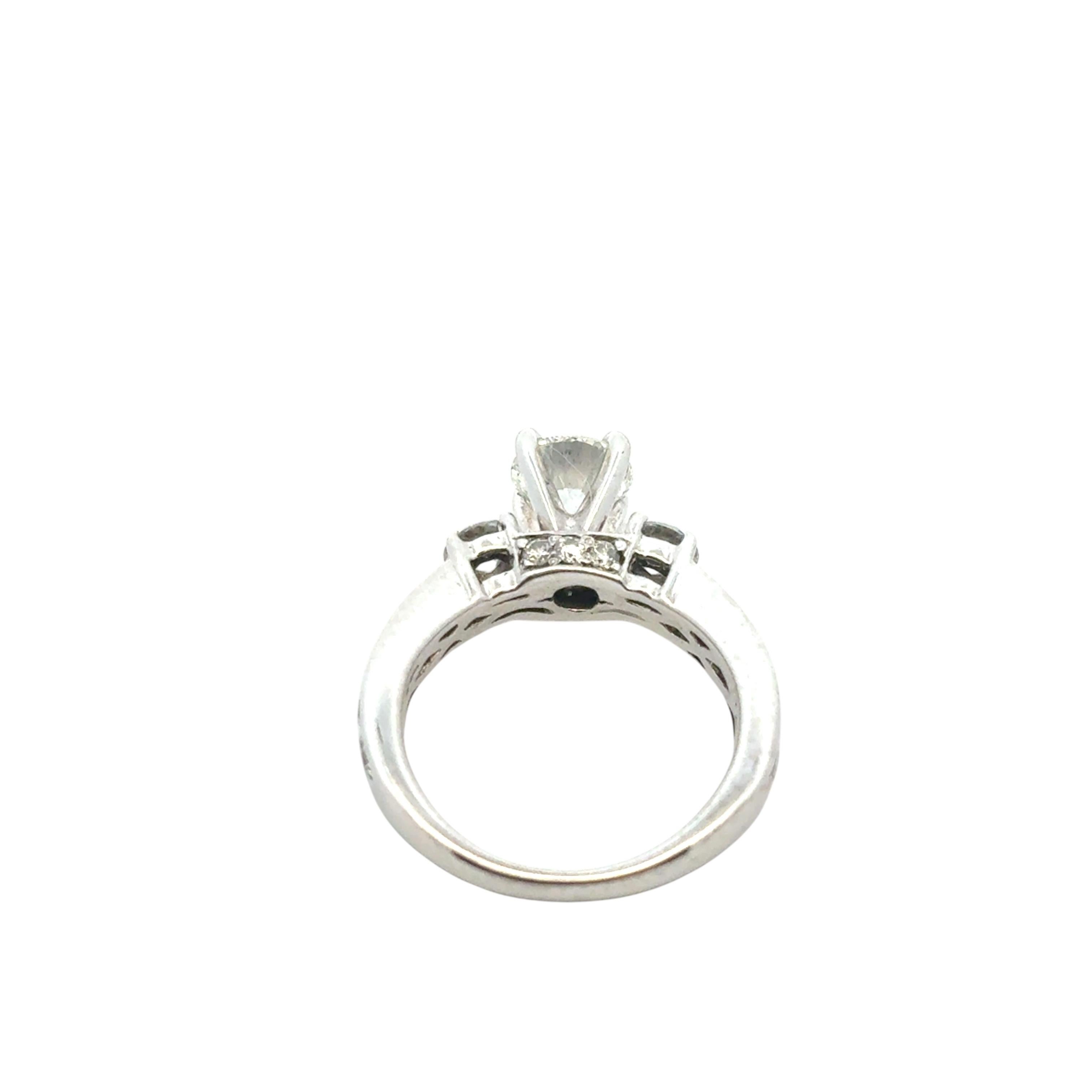 Anello di fidanzamento in platino con diamante rotondo naturale di circa 1,36 carati in vendita 8