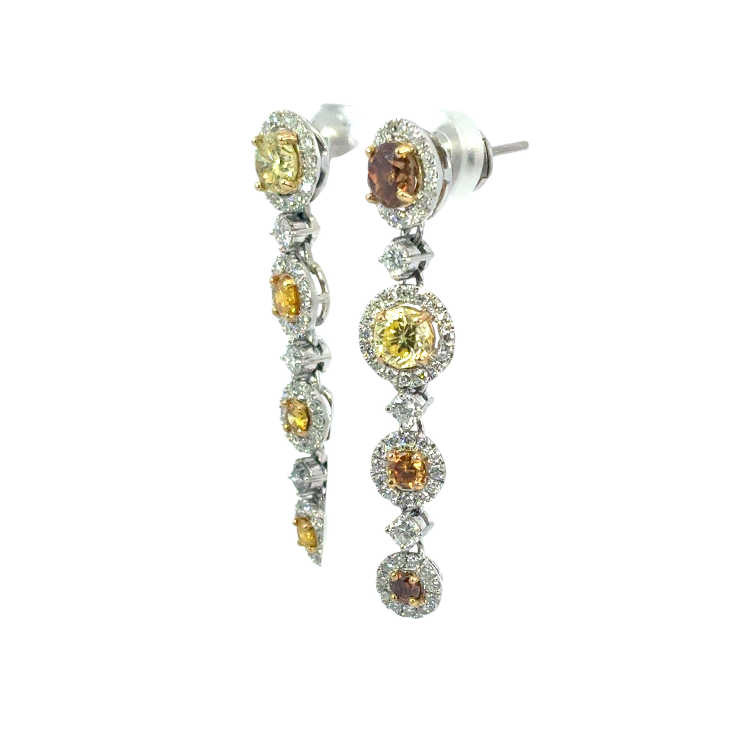 Platin ca. 3,63 ctw natürlicher farbiger Diamant mit weißem Halo Ohrhänger (Rundschliff) im Angebot