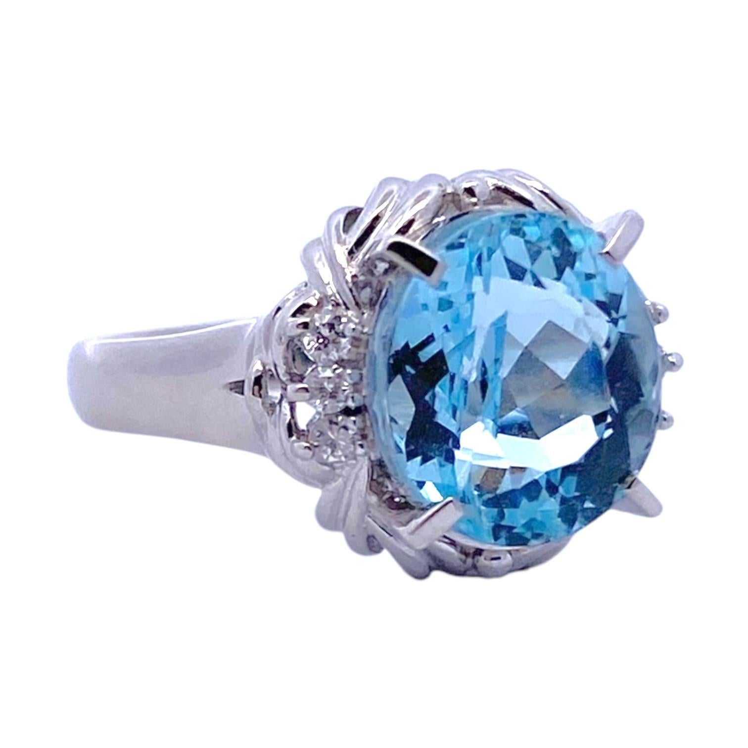 Platinum Aquamarine and Diamond Ring For Sale 1