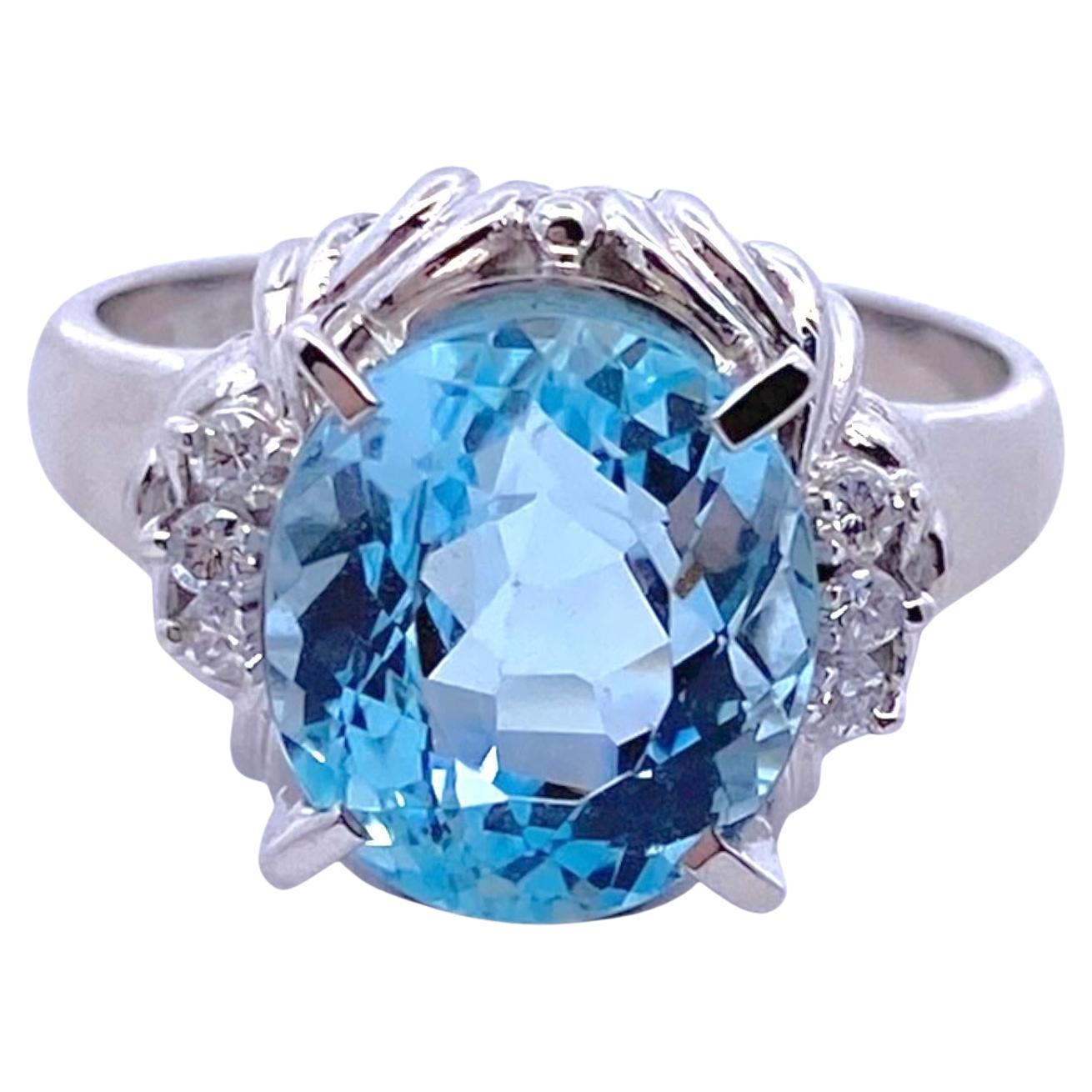 Anillo de aguamarina y diamantes en platino