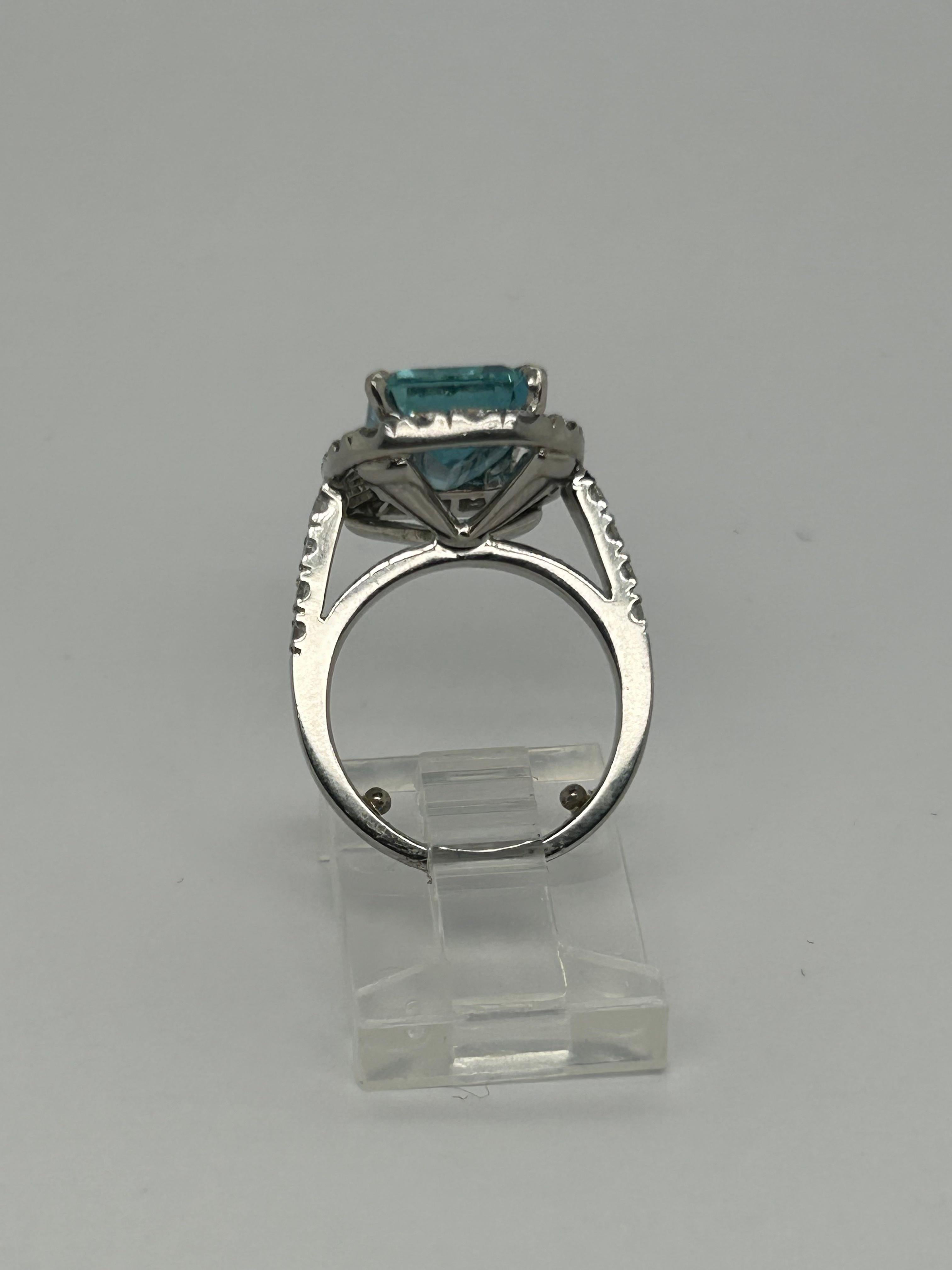 Platinum Aquamarine Diamond Ring In Excellent Condition For Sale In New York, NY