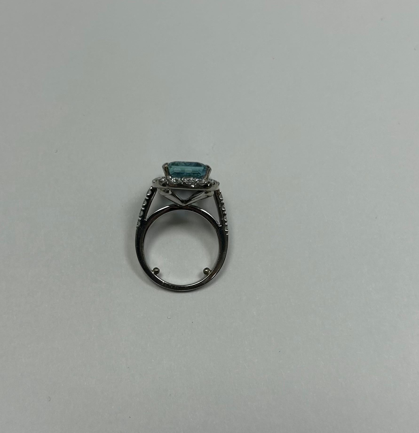 Women's Platinum Aquamarine Diamond Ring For Sale